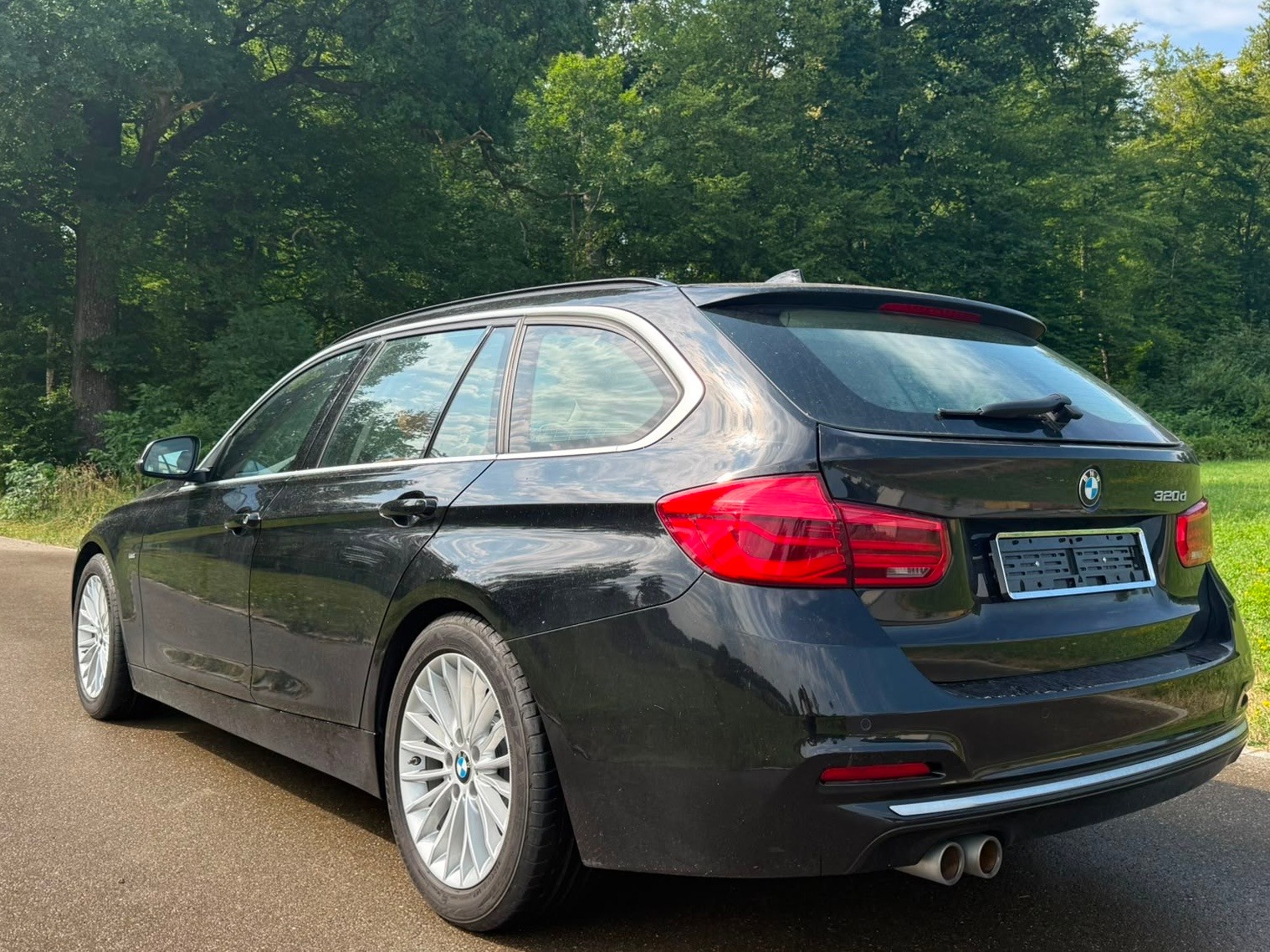 BMW 320d Efficient Dynamics Edition Touring Steptronic-image-3