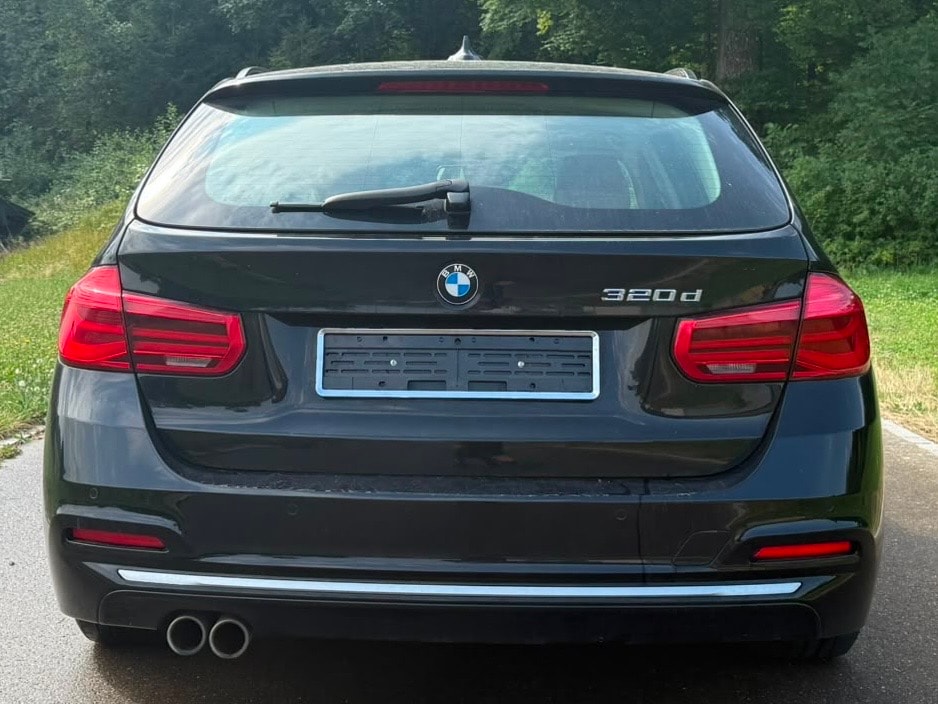 BMW 320d Efficient Dynamics Edition Touring Steptronic-image-4