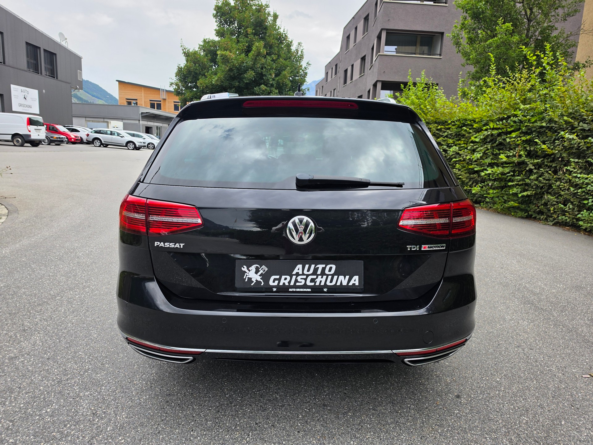 VW Passat Variant 2.0 TDI BMT High. DSG 4Motion-image-3