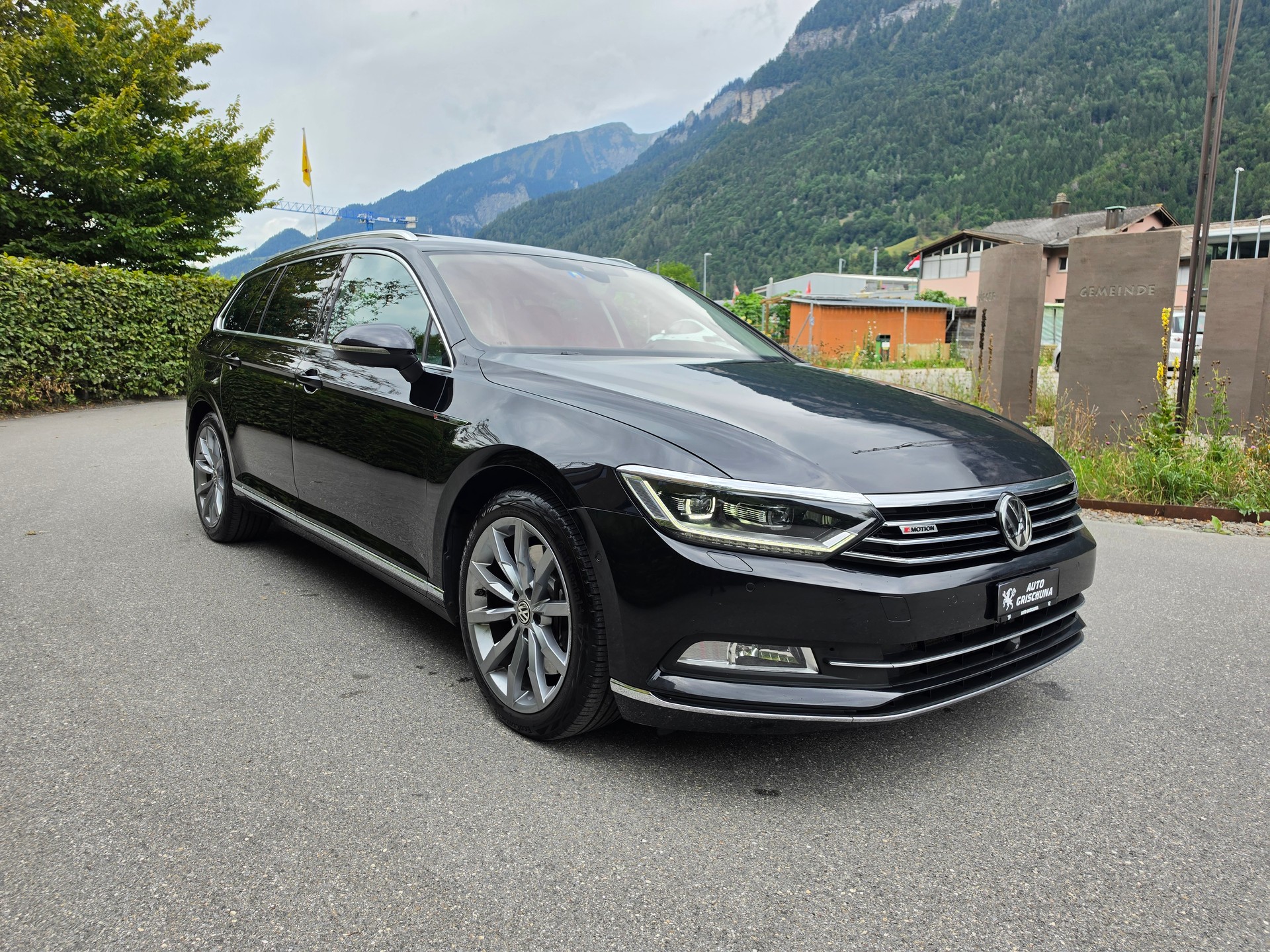 VW Passat Variant 2.0 TDI BMT High. DSG 4Motion-image-6