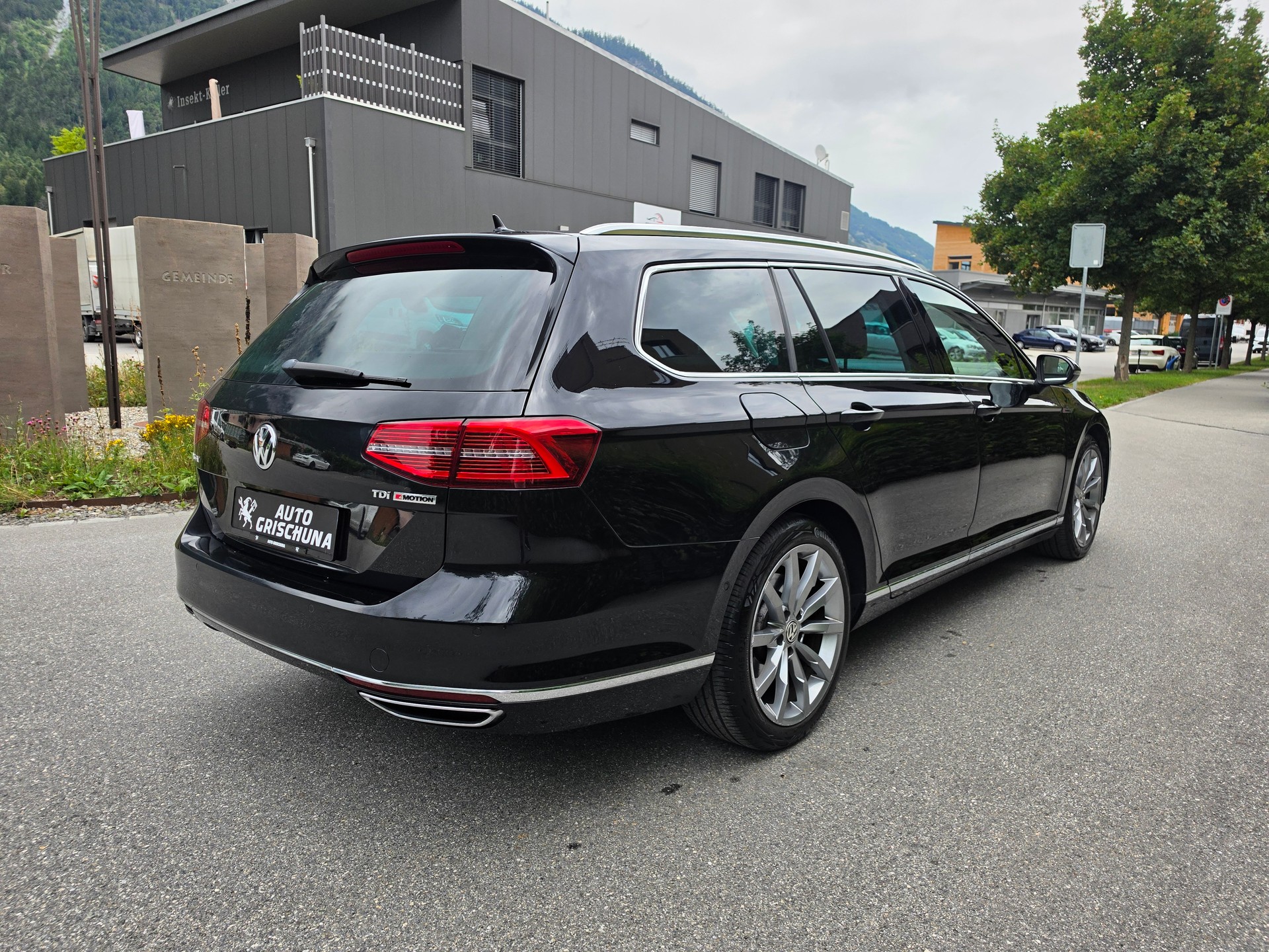 VW Passat Variant 2.0 TDI BMT High. DSG 4Motion-image-4
