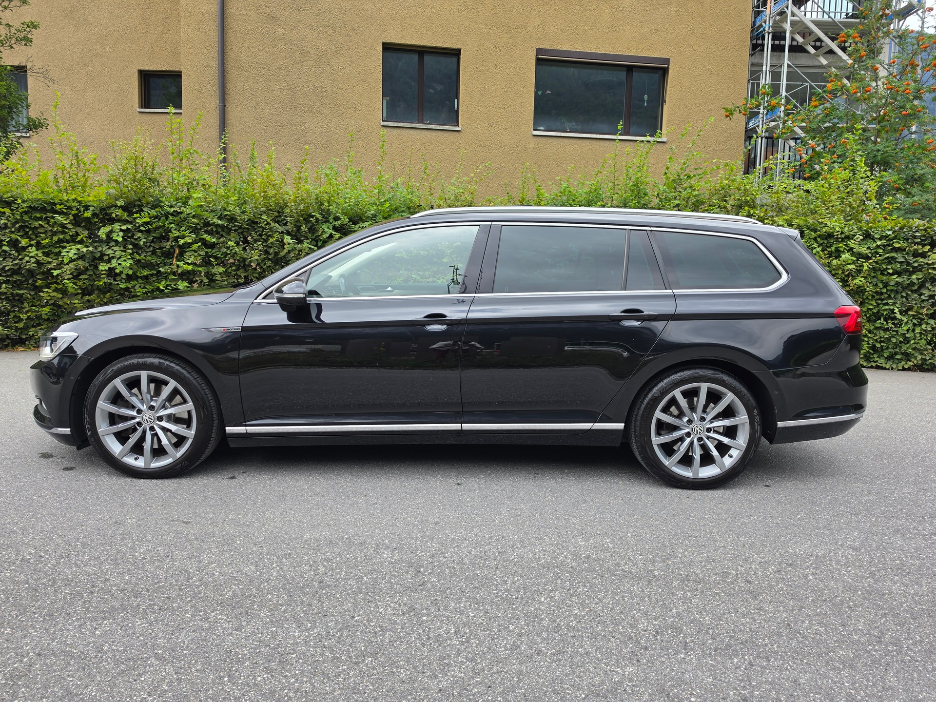 VW Passat Variant 2.0 TDI BMT High. DSG 4Motion-image-1