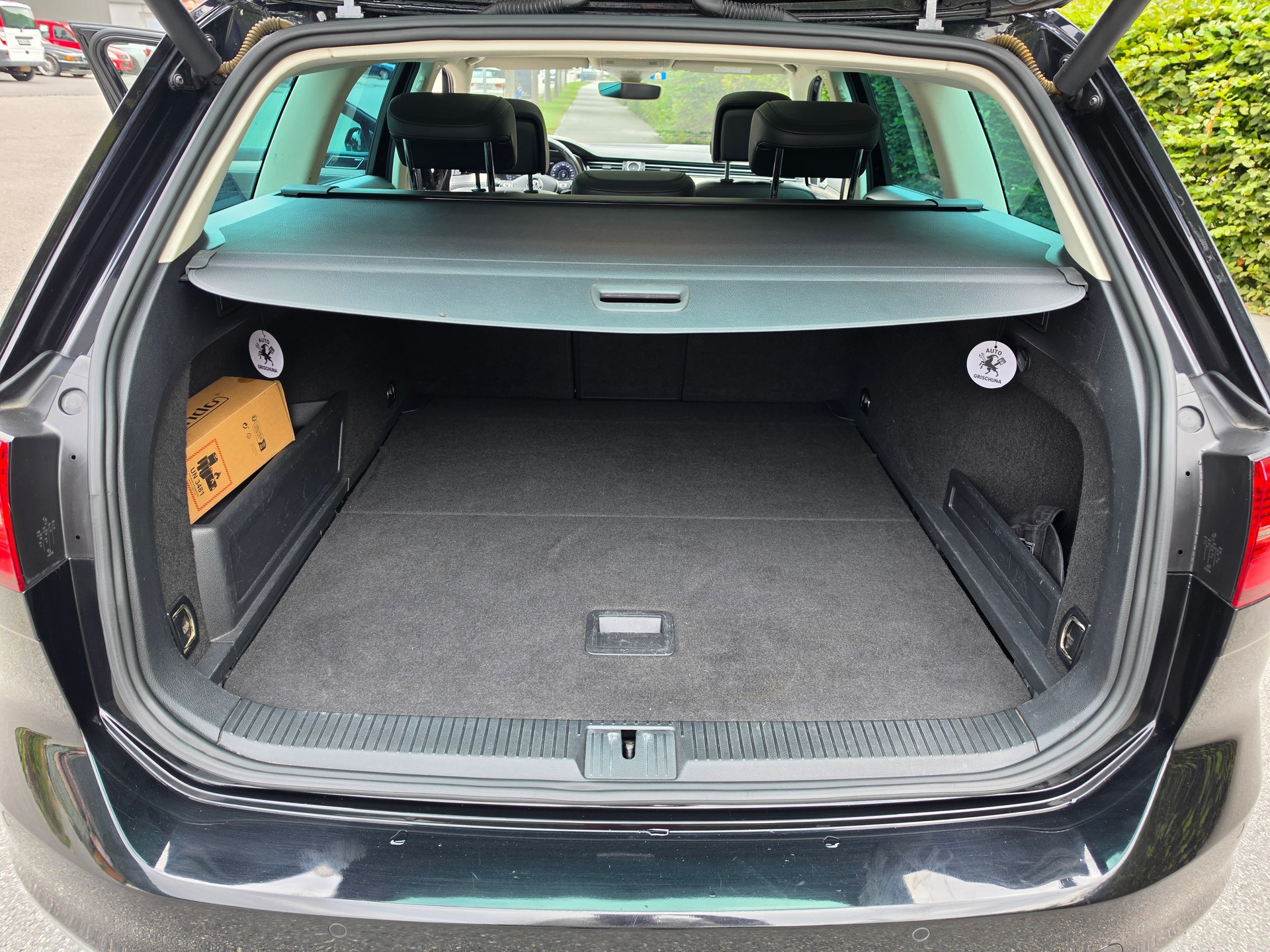 VW Passat Variant 2.0 TDI BMT High. DSG 4Motion-image-10
