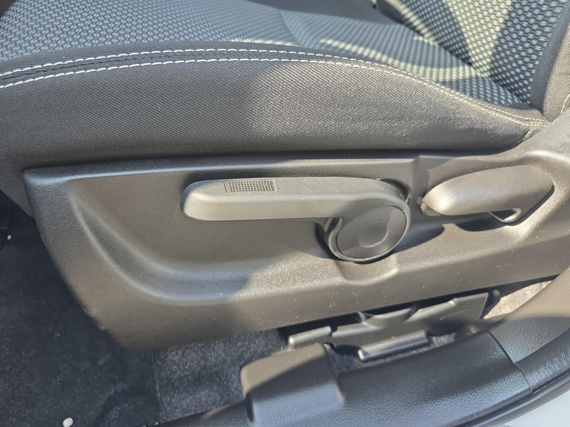 SUZUKI Vitara 1.4 T Compact+ Hybrid 4x4-image-18
