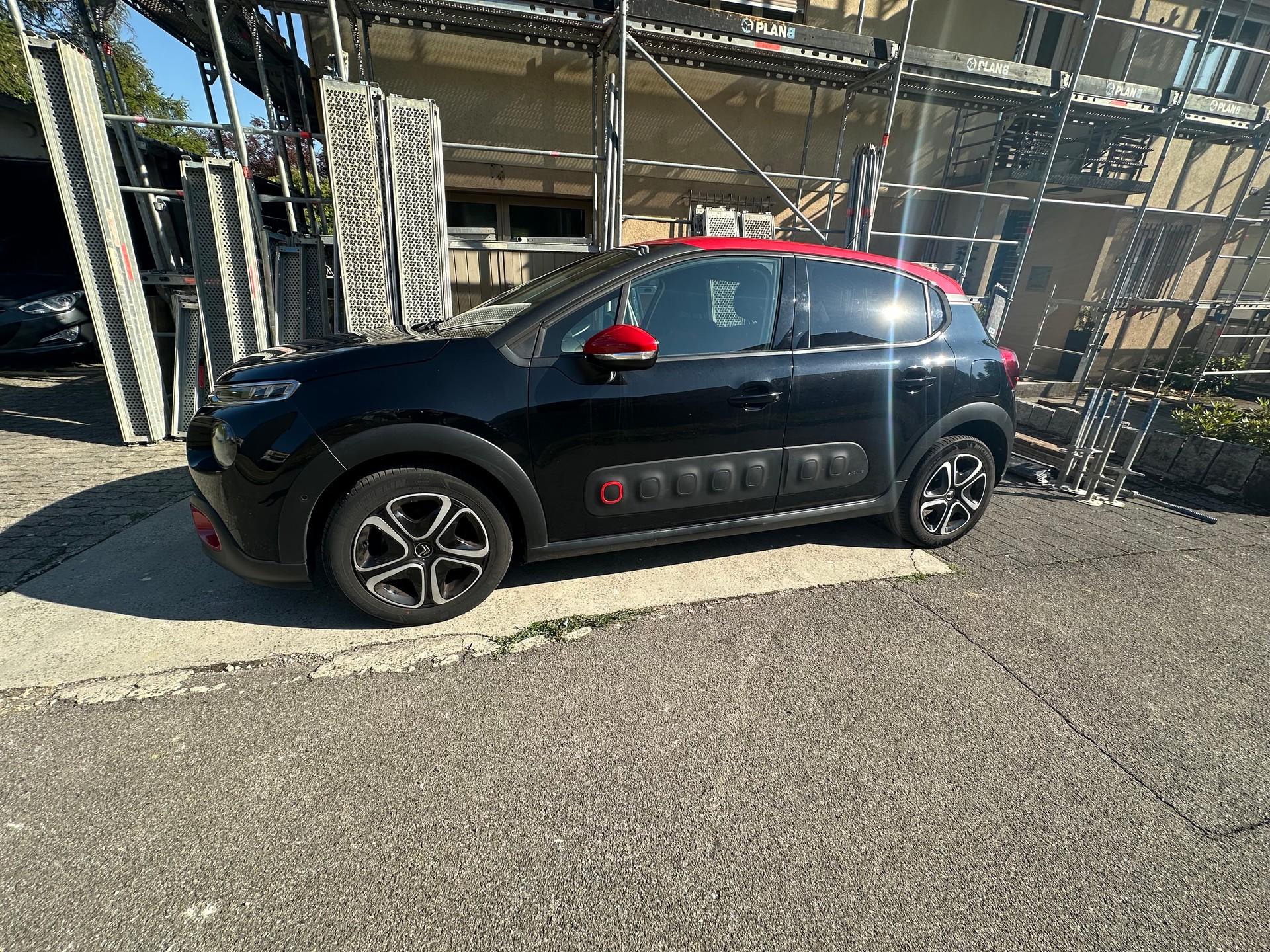 CITROEN 1.2 PureTech Shine-image-0