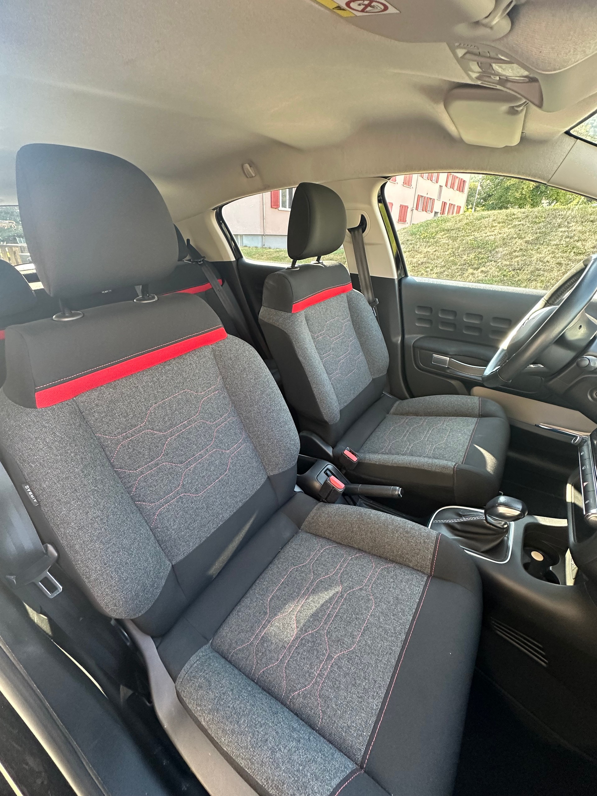 CITROEN 1.2 PureTech Shine-image-2