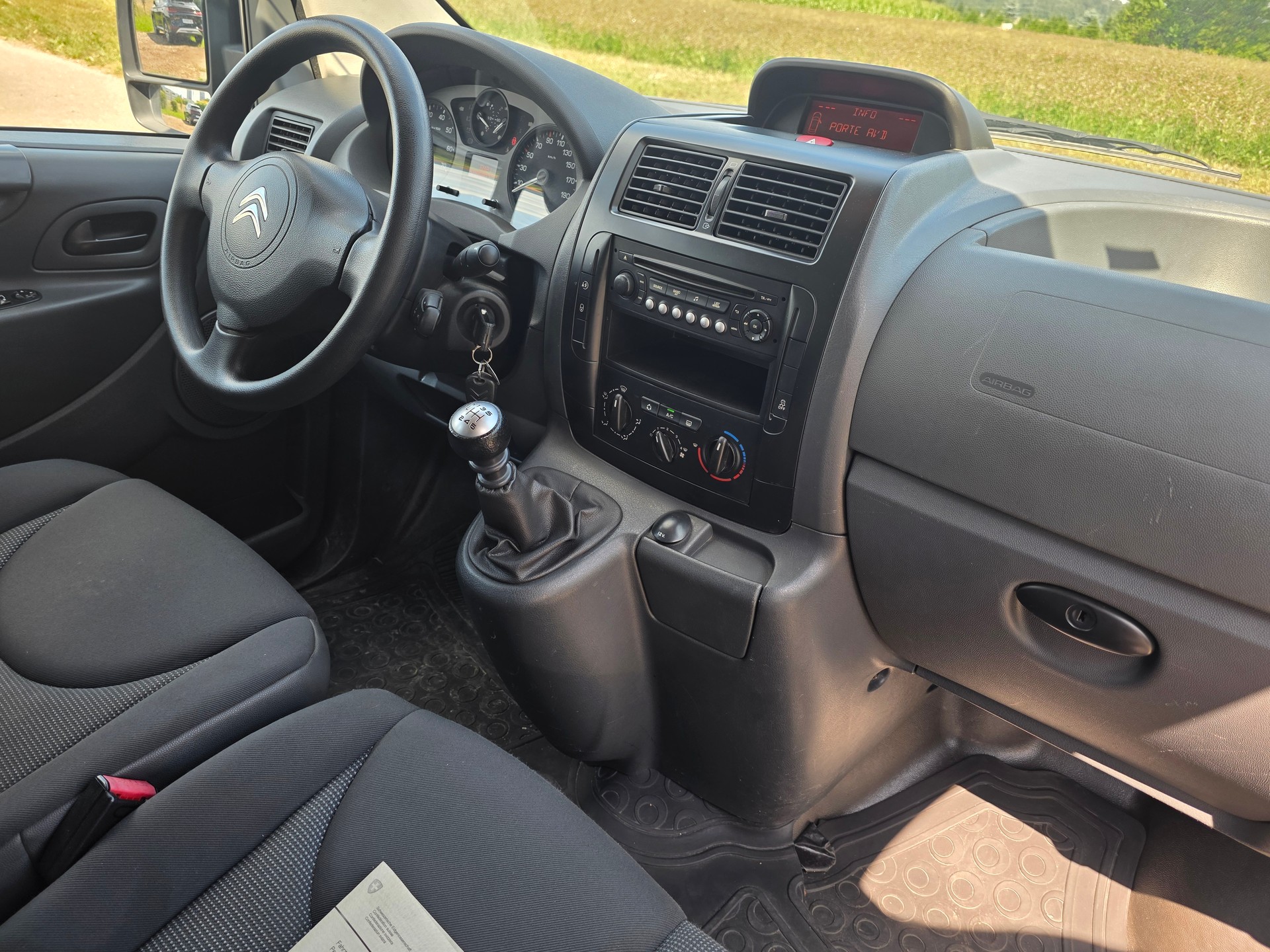 CITROEN Jumpy 2.0 HDi L2H1 Exclusive-image-11
