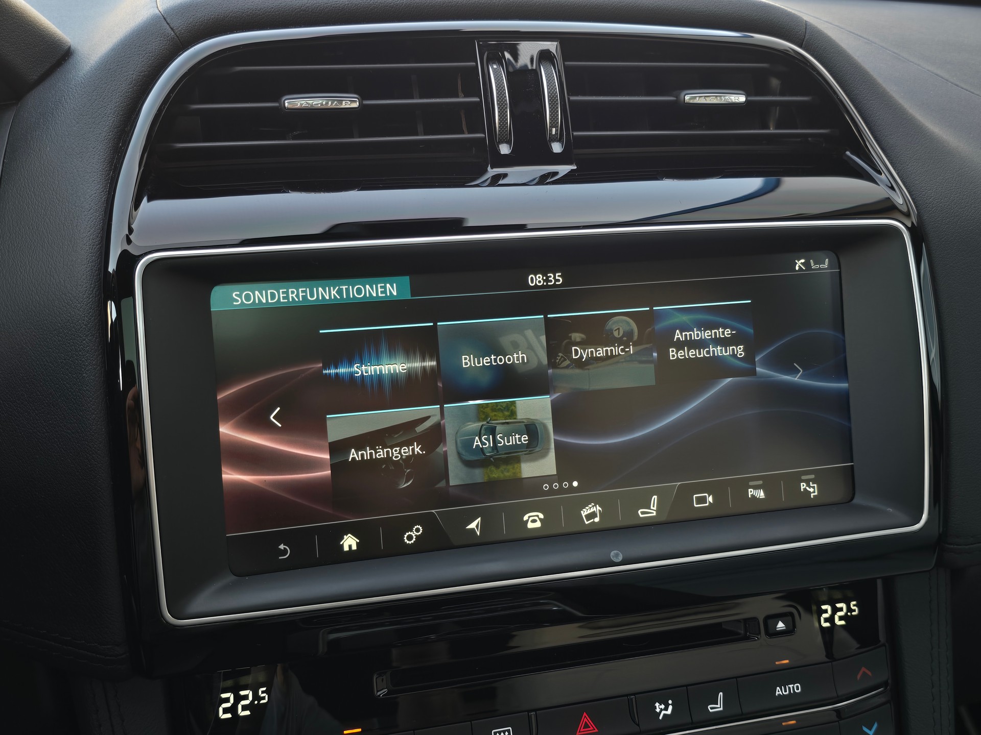 JAGUAR F-Pace 3.0 TD First Edition R-Sport AWD Automatik mit AHK-image-22