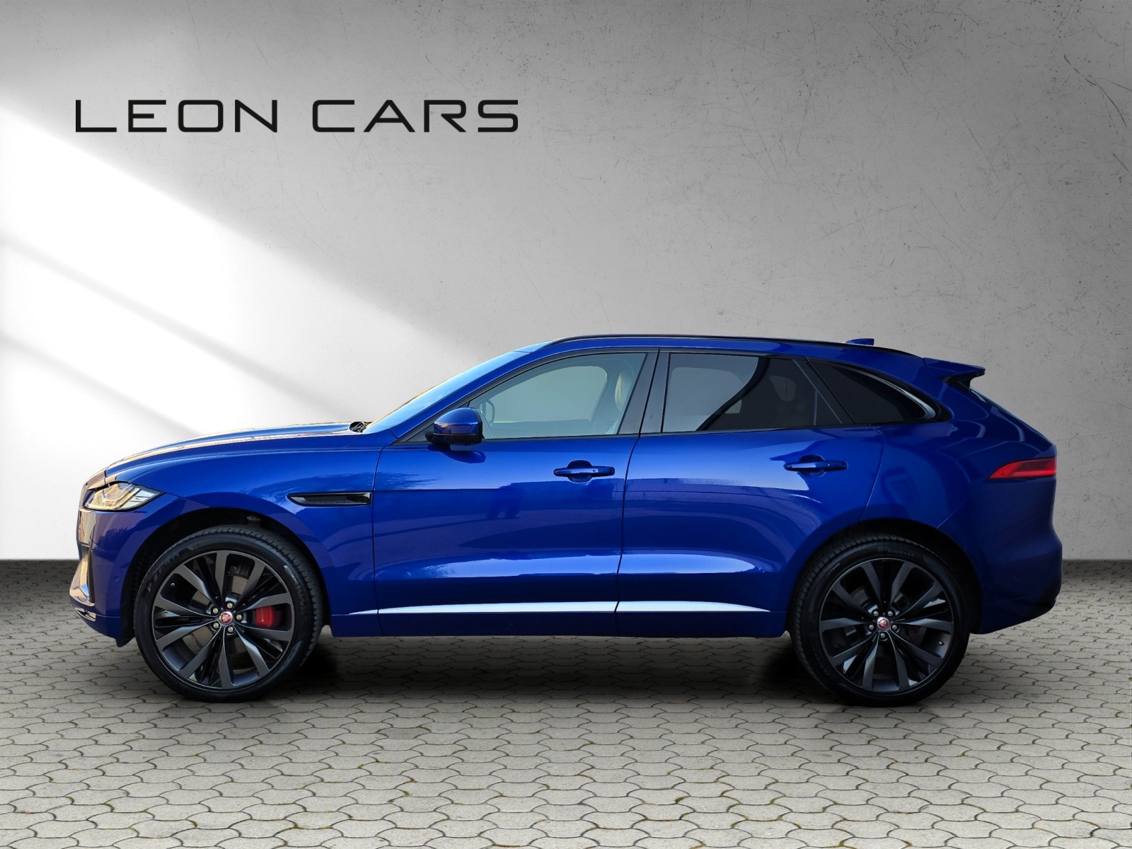 JAGUAR F-Pace 3.0 TD First Edition R-Sport AWD Automatik mit AHK-image-6
