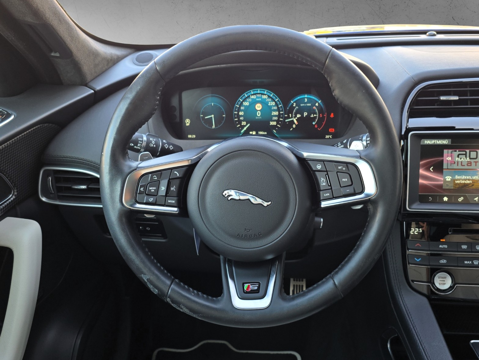 JAGUAR F-Pace 3.0 TD First Edition R-Sport AWD Automatik mit AHK-image-12
