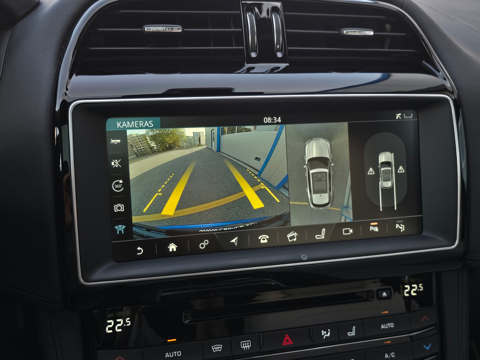 JAGUAR F-Pace 3.0 TD First Edition R-Sport AWD Automatik mit AHK-image-20