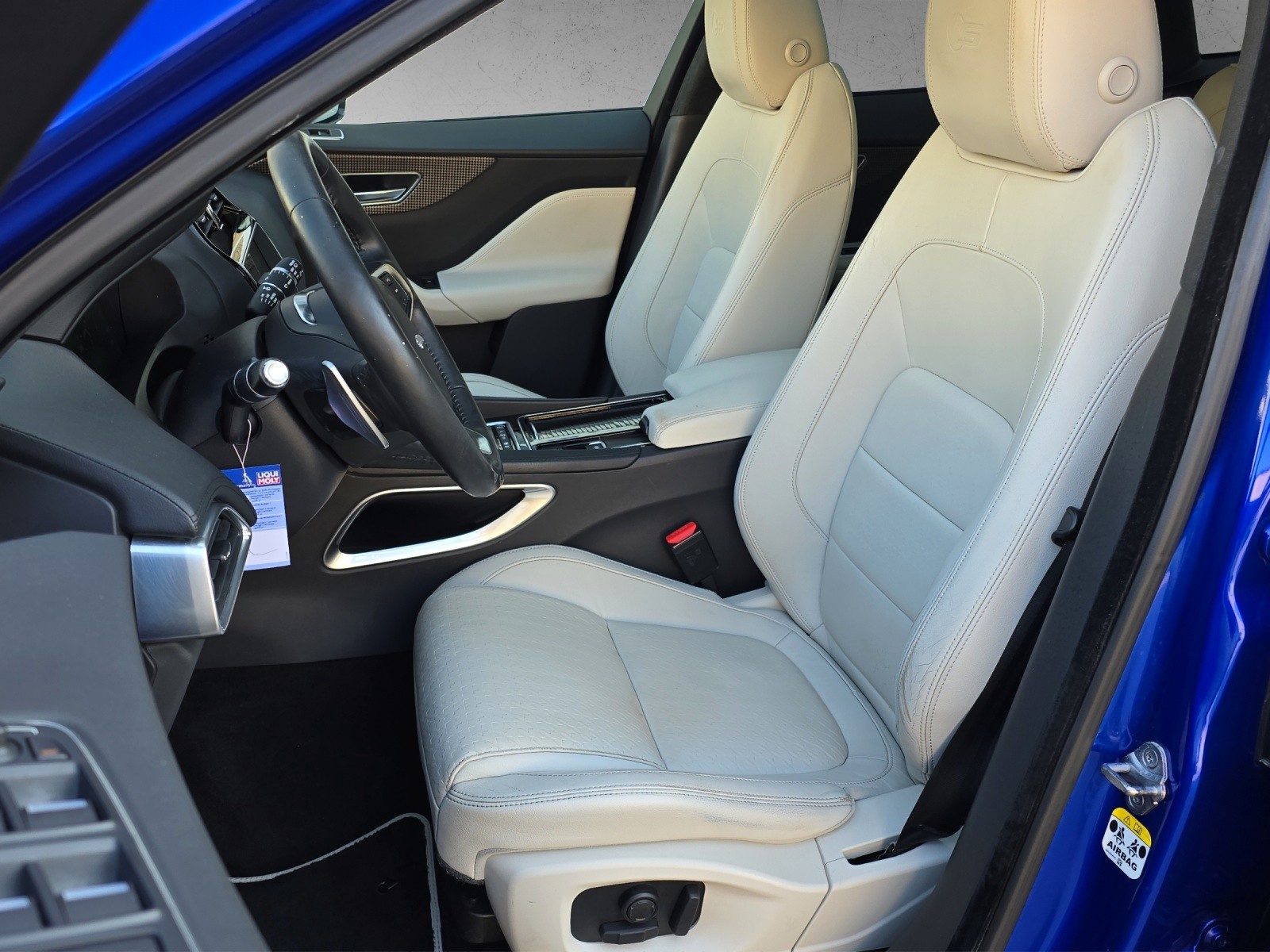 JAGUAR F-Pace 3.0 TD First Edition R-Sport AWD Automatik mit AHK-image-8