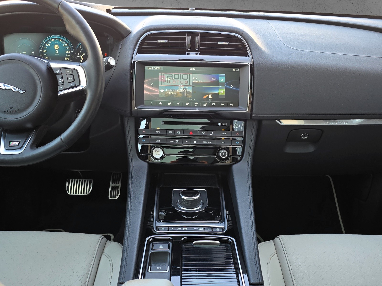 JAGUAR F-Pace 3.0 TD First Edition R-Sport AWD Automatik mit AHK-image-11