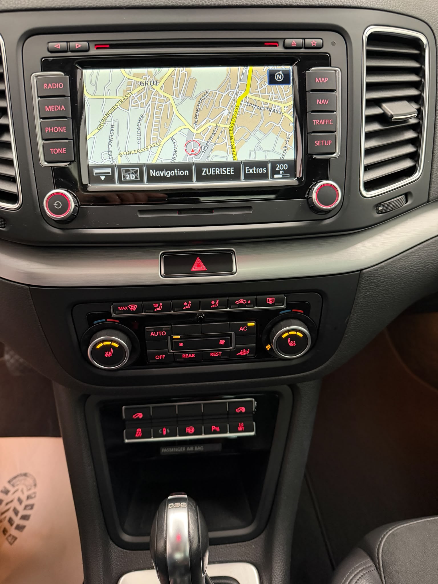 VW Sharan 2.0 TSI Highline DSG-image-17