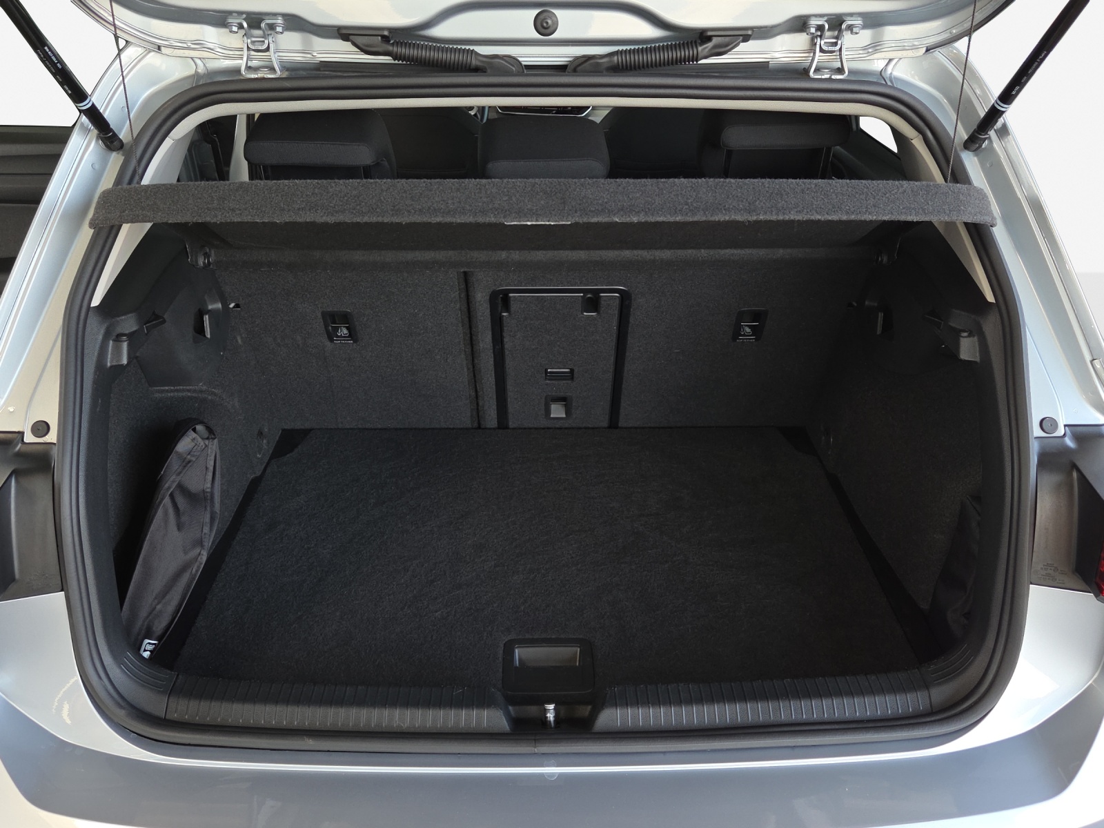 VW Golf 1.5 e TSI mHEV Life DSG-image-12