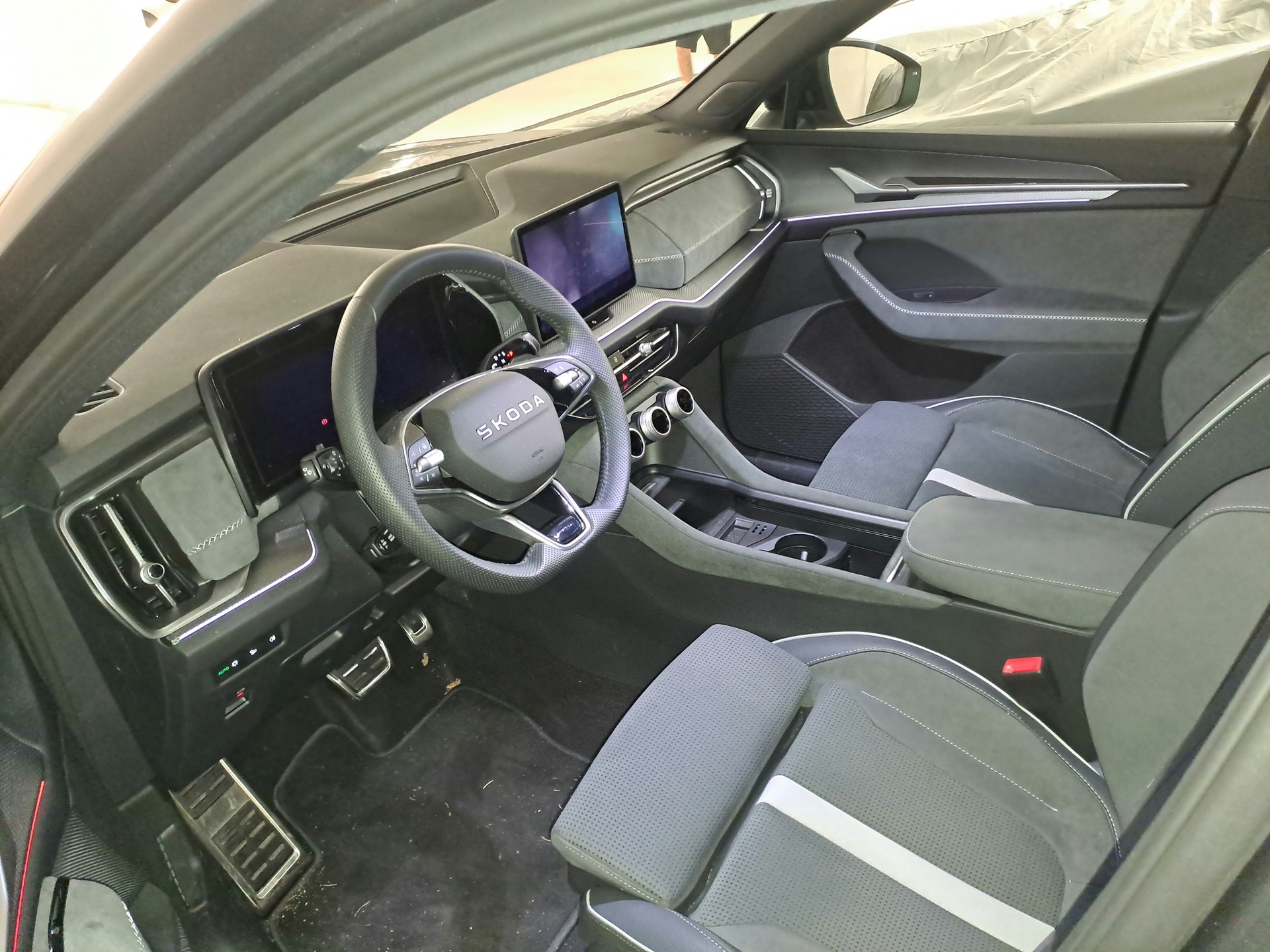 SKODA KODIAQ 1.5 TSI PHEV SportLine 2WD-image-1