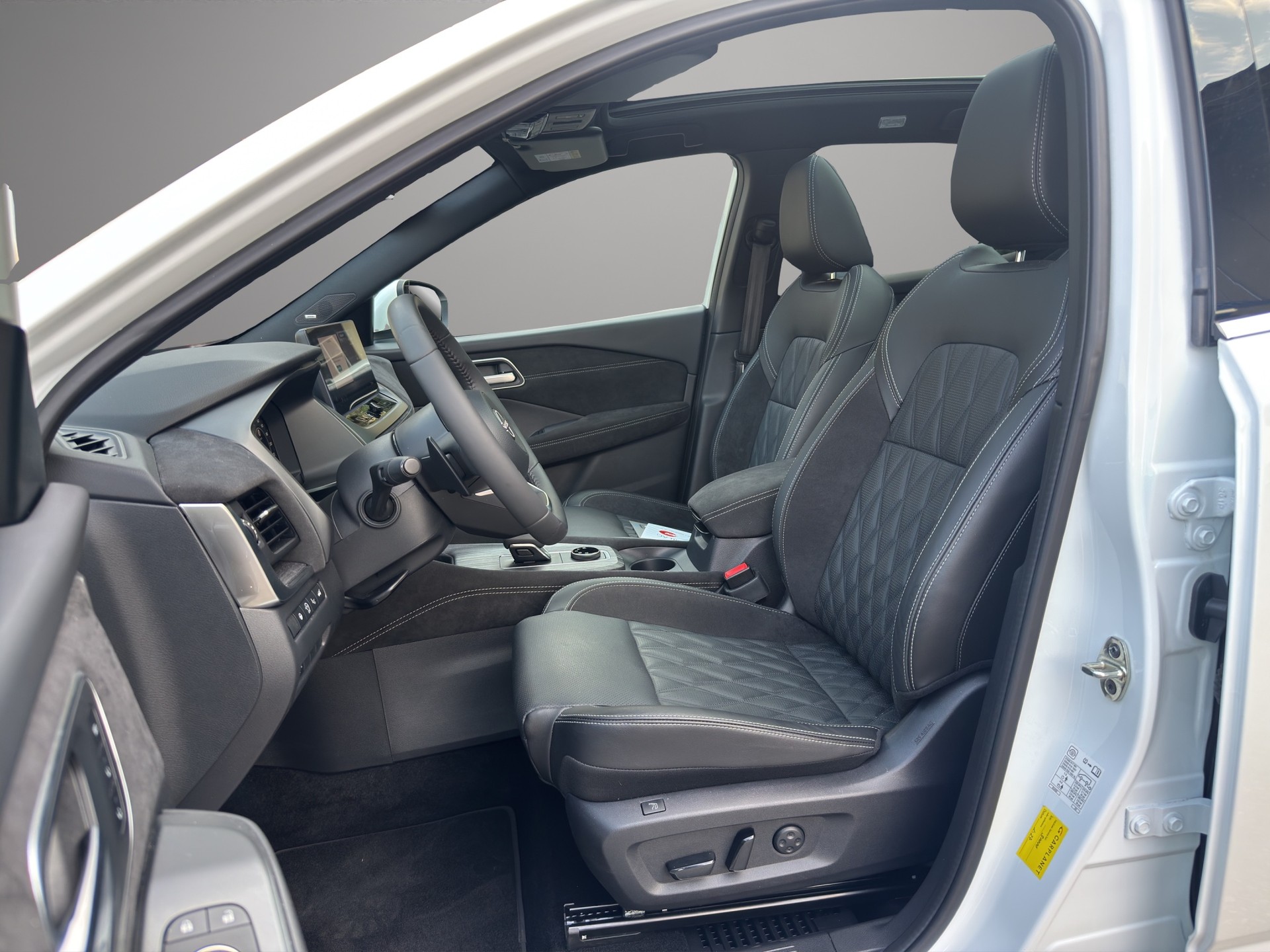 NISSAN Qashqai 1.3 DIG-T MHEV Tekna+ Xtronic 4x4-image-8
