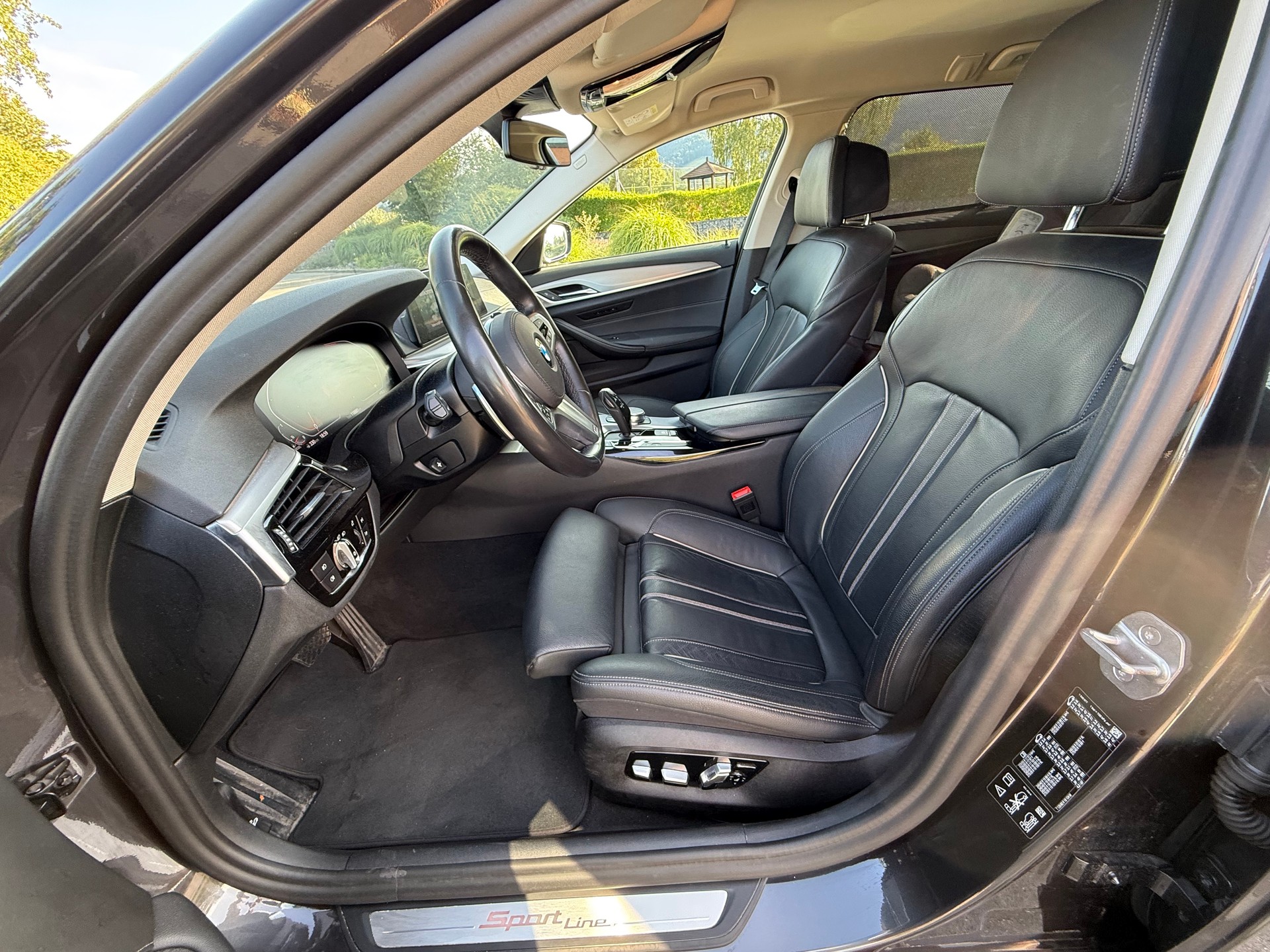 BMW 520d xDrive paddles-image-3