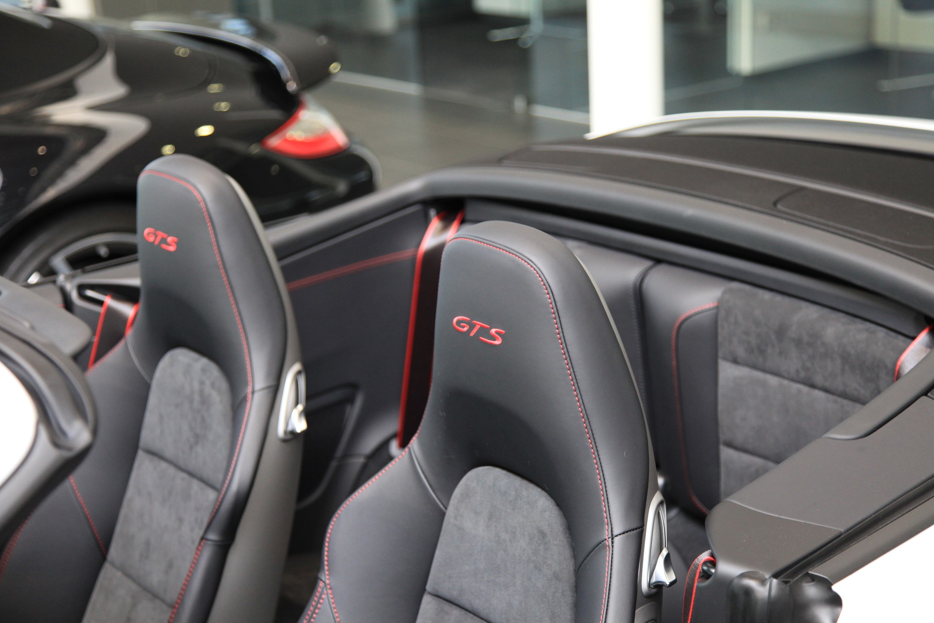 PORSCHE 3.8 Carrera GTS PDK-image-5