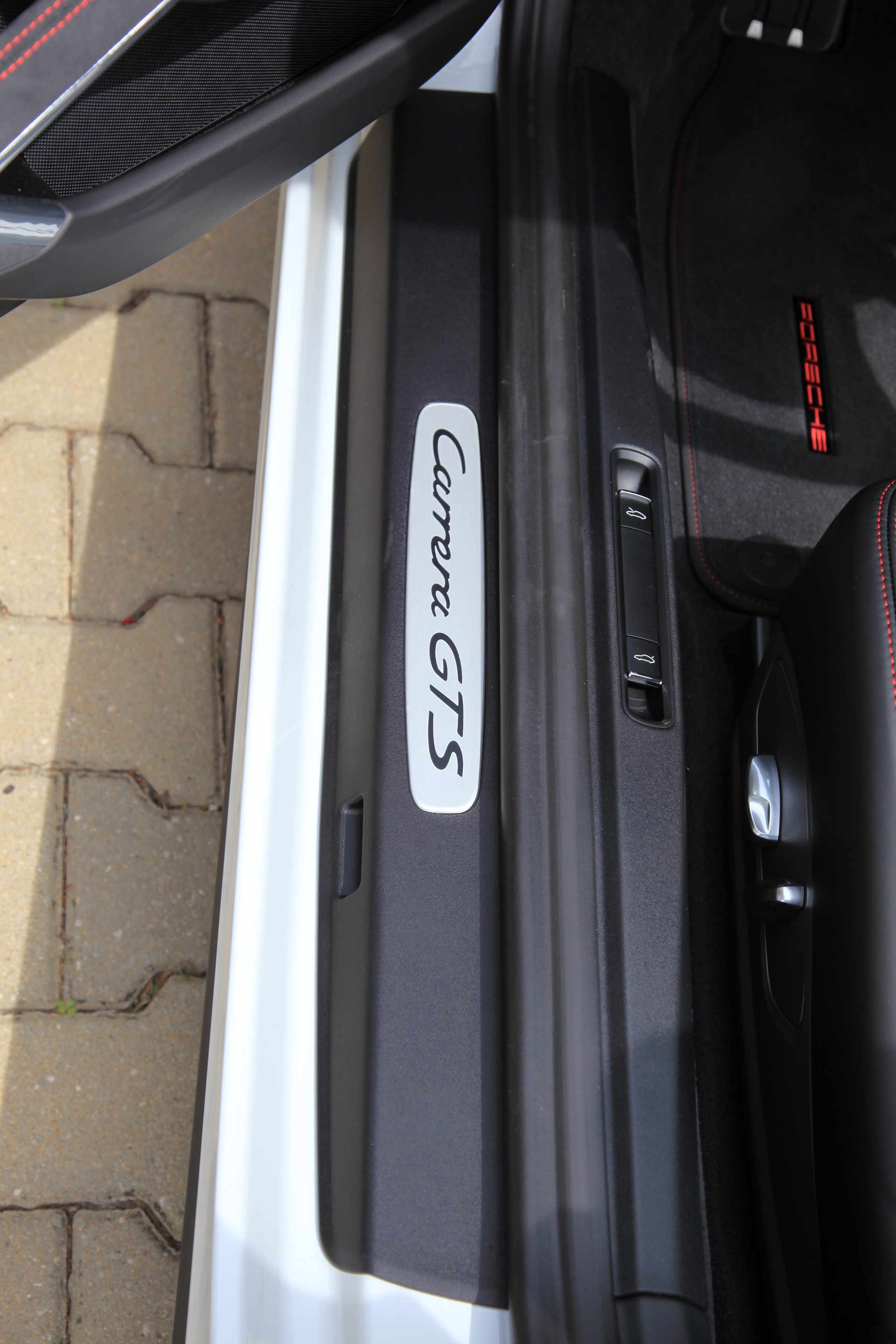 PORSCHE 3.8 Carrera GTS PDK-image-8