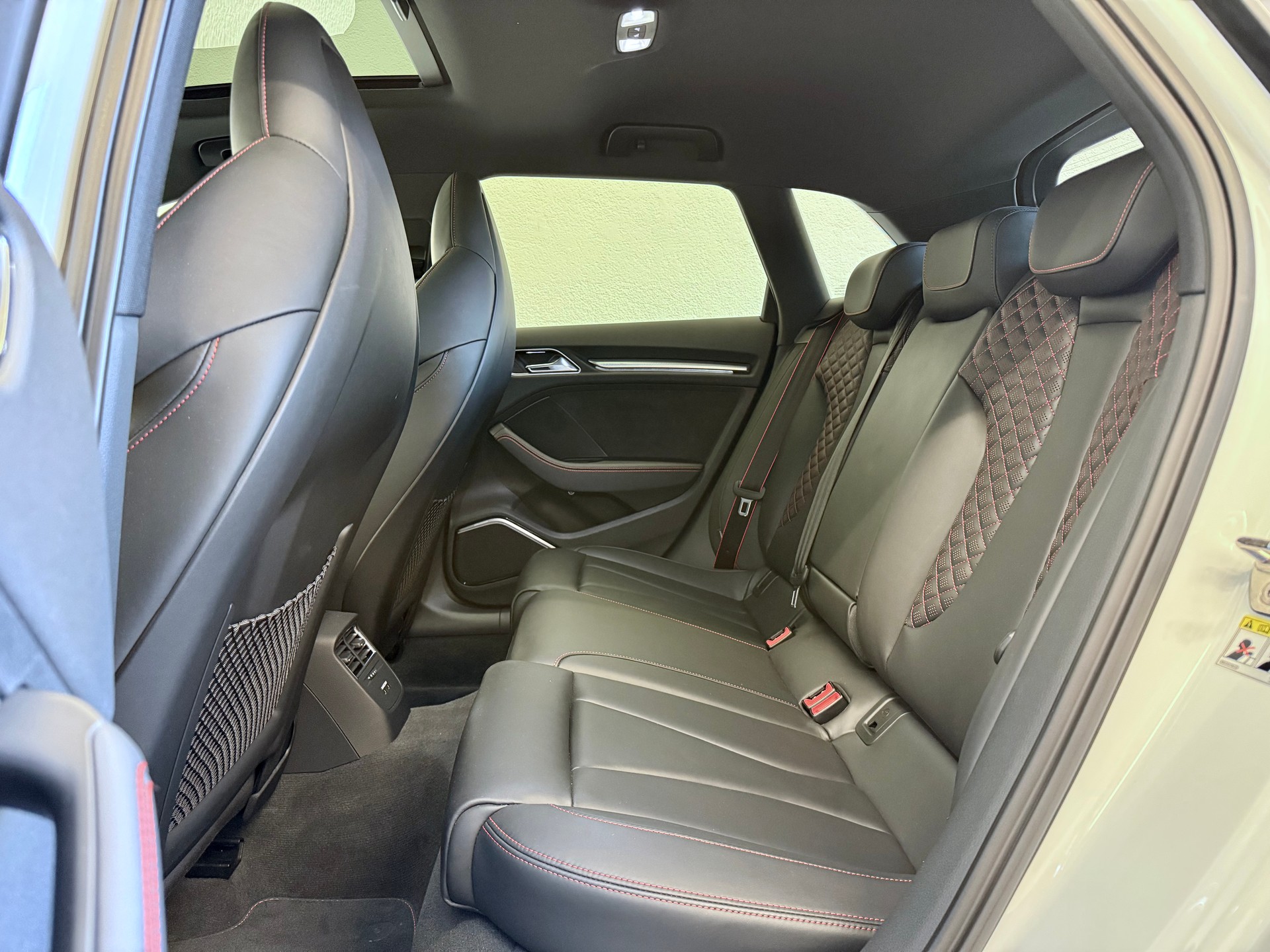 AUDI RS3 Sportback 2.5 TSI quattro S-tronic-image-20
