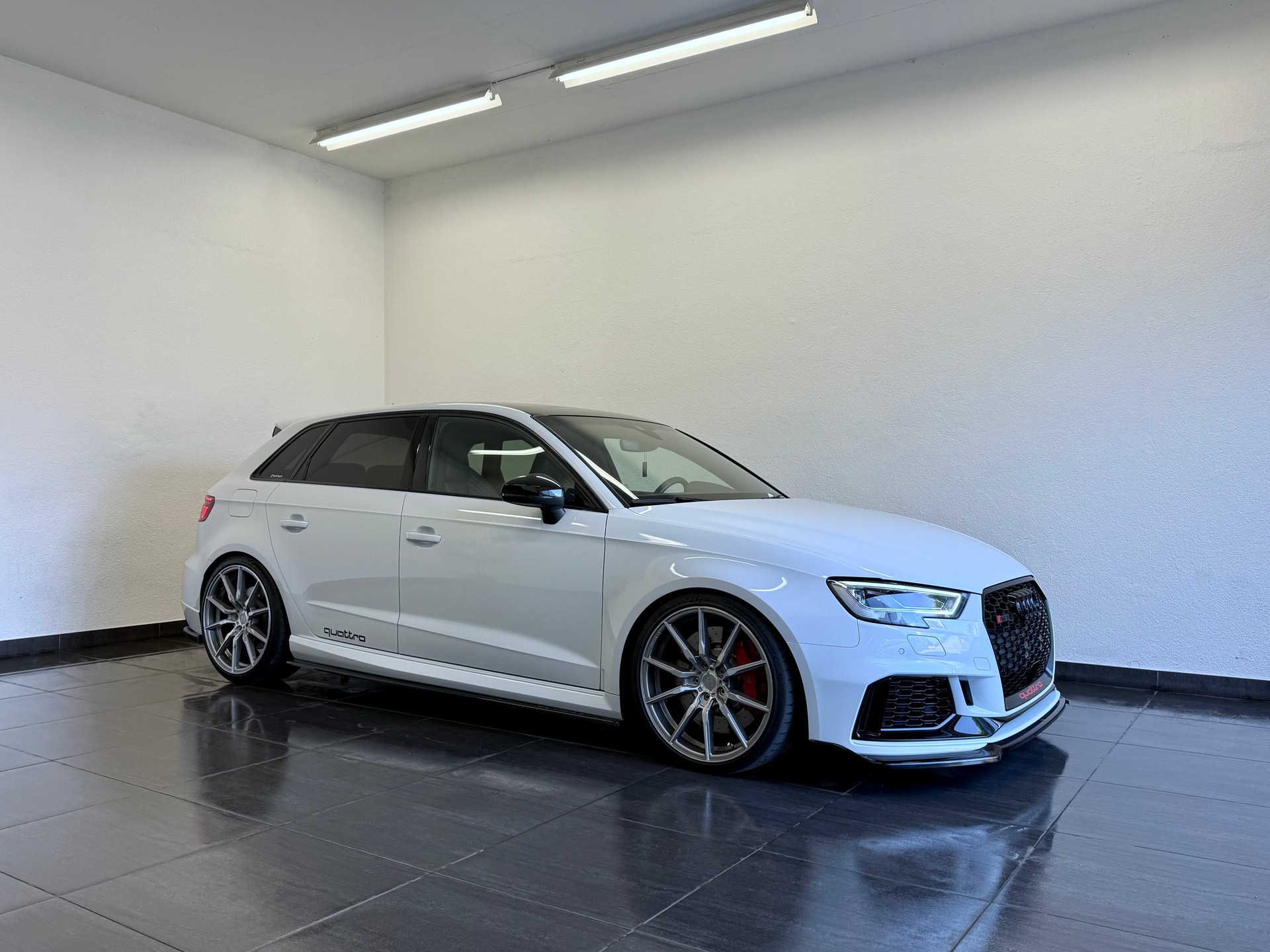 AUDI RS3 Sportback 2.5 TSI quattro S-tronic-image-0