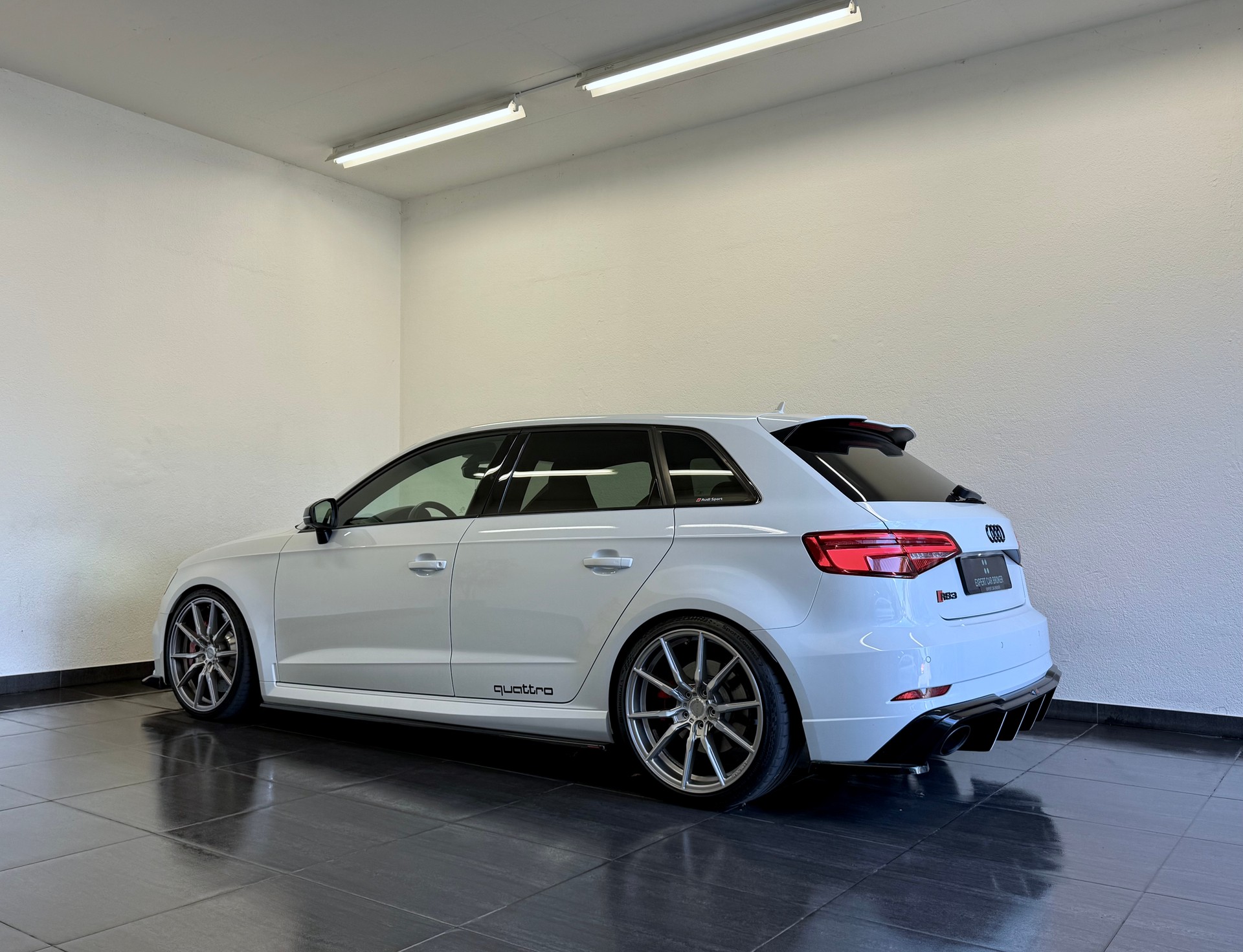 AUDI RS3 Sportback 2.5 TSI quattro S-tronic-image-8