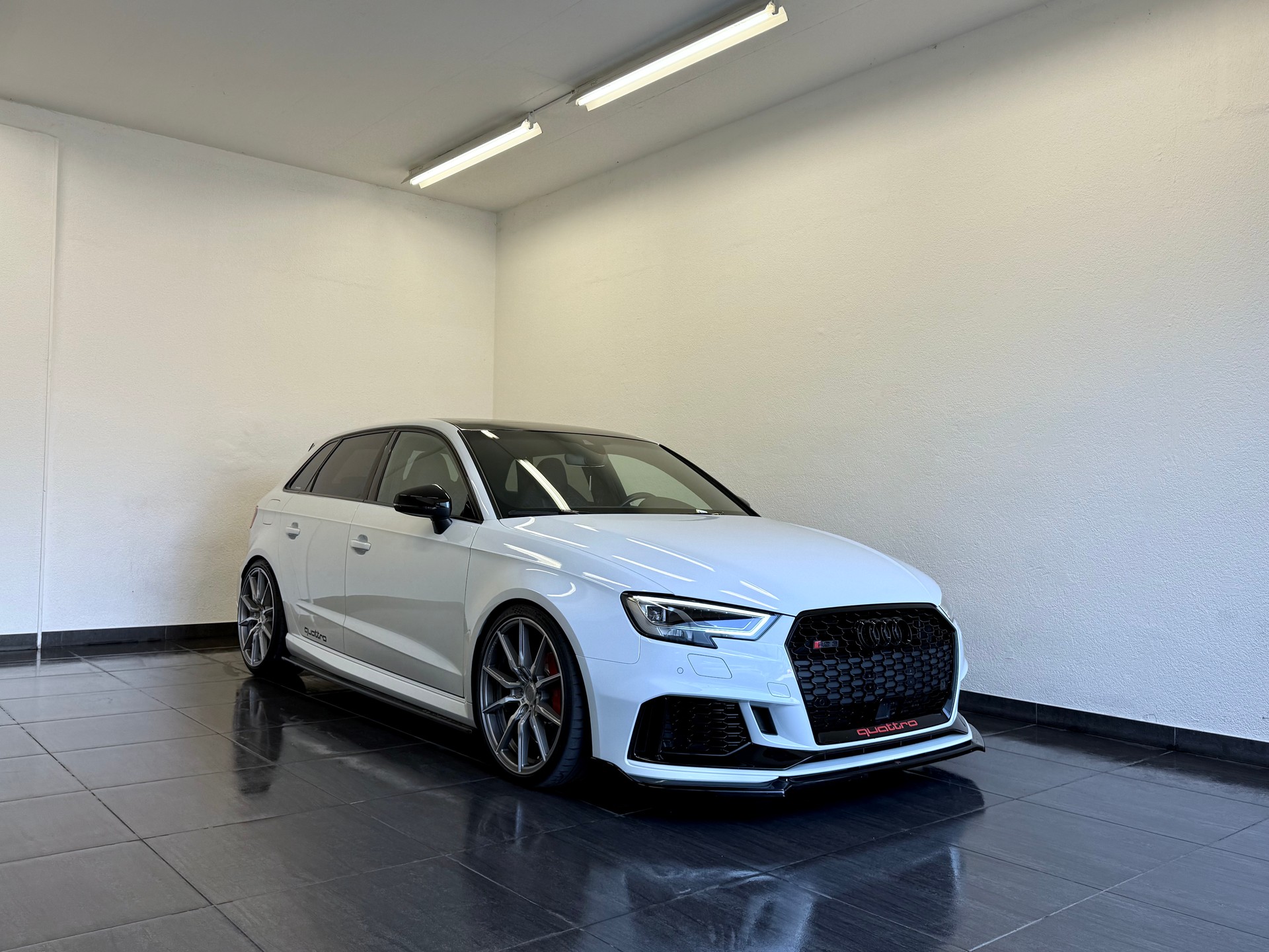 AUDI RS3 Sportback 2.5 TSI quattro S-tronic-image-1