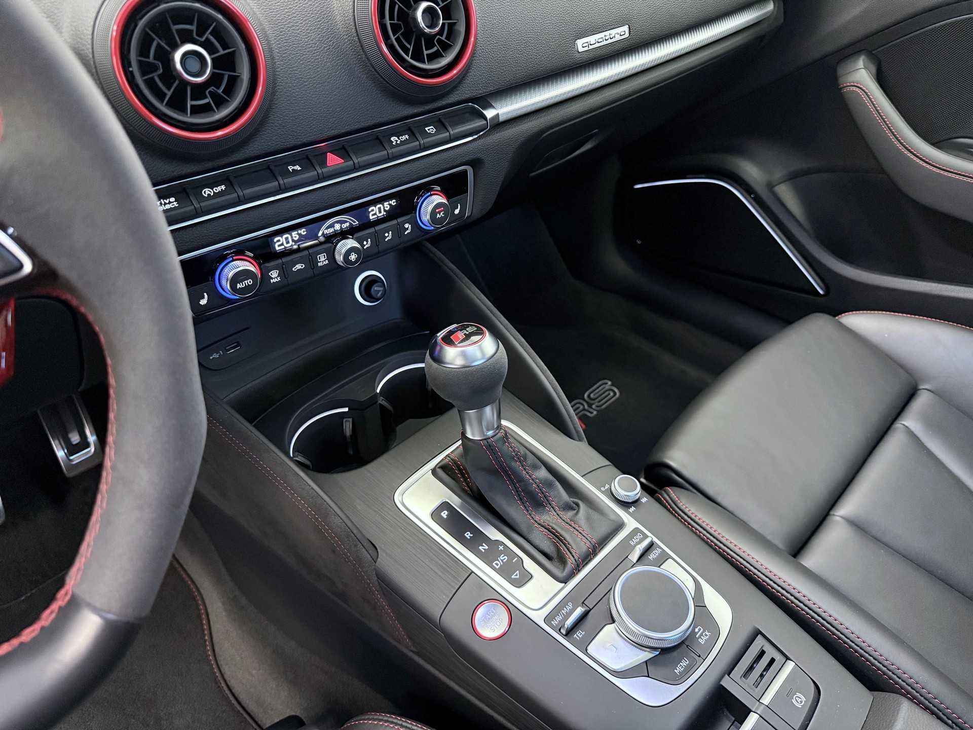 AUDI RS3 Sportback 2.5 TSI quattro S-tronic-image-19