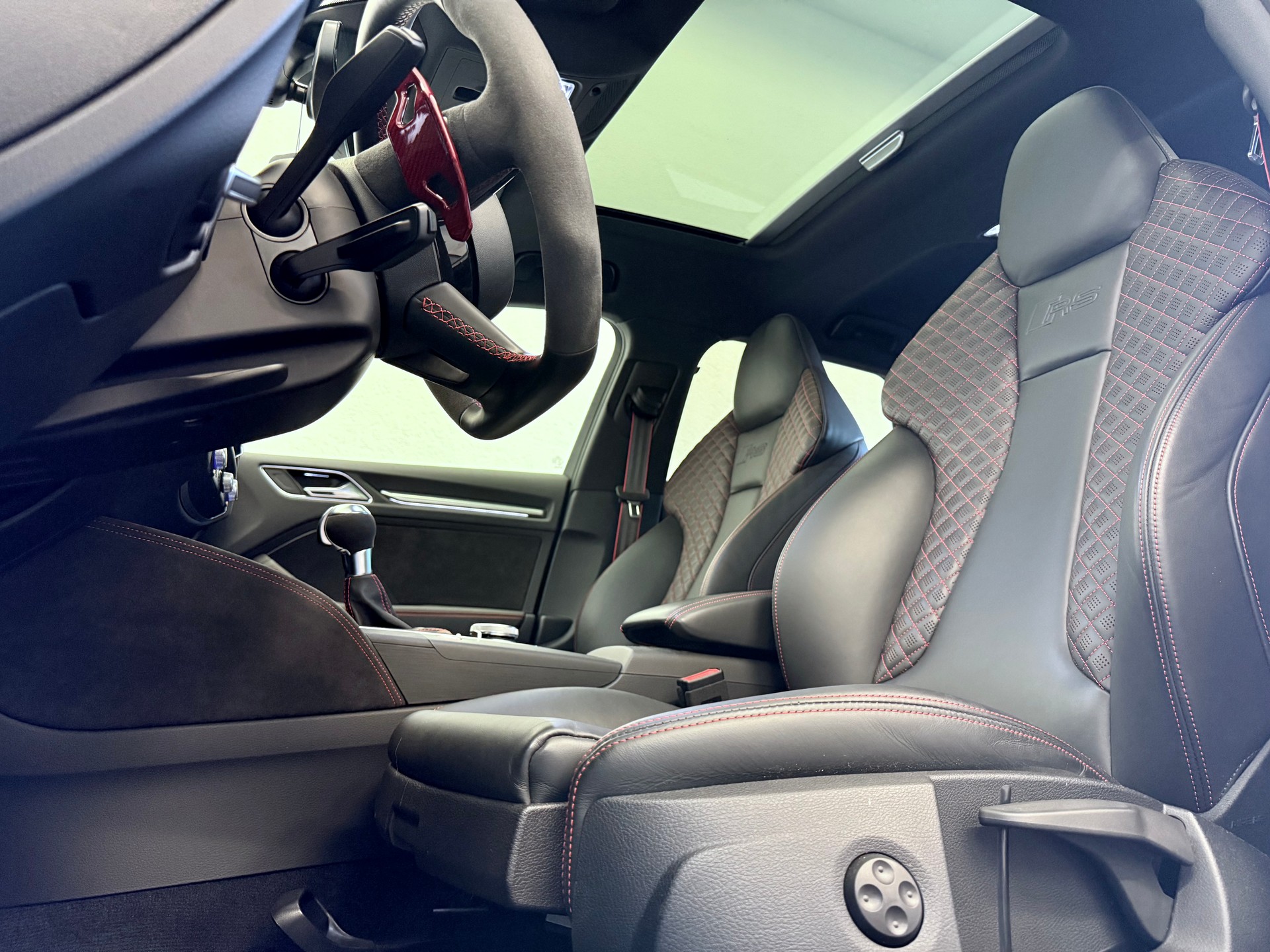AUDI RS3 Sportback 2.5 TSI quattro S-tronic-image-13