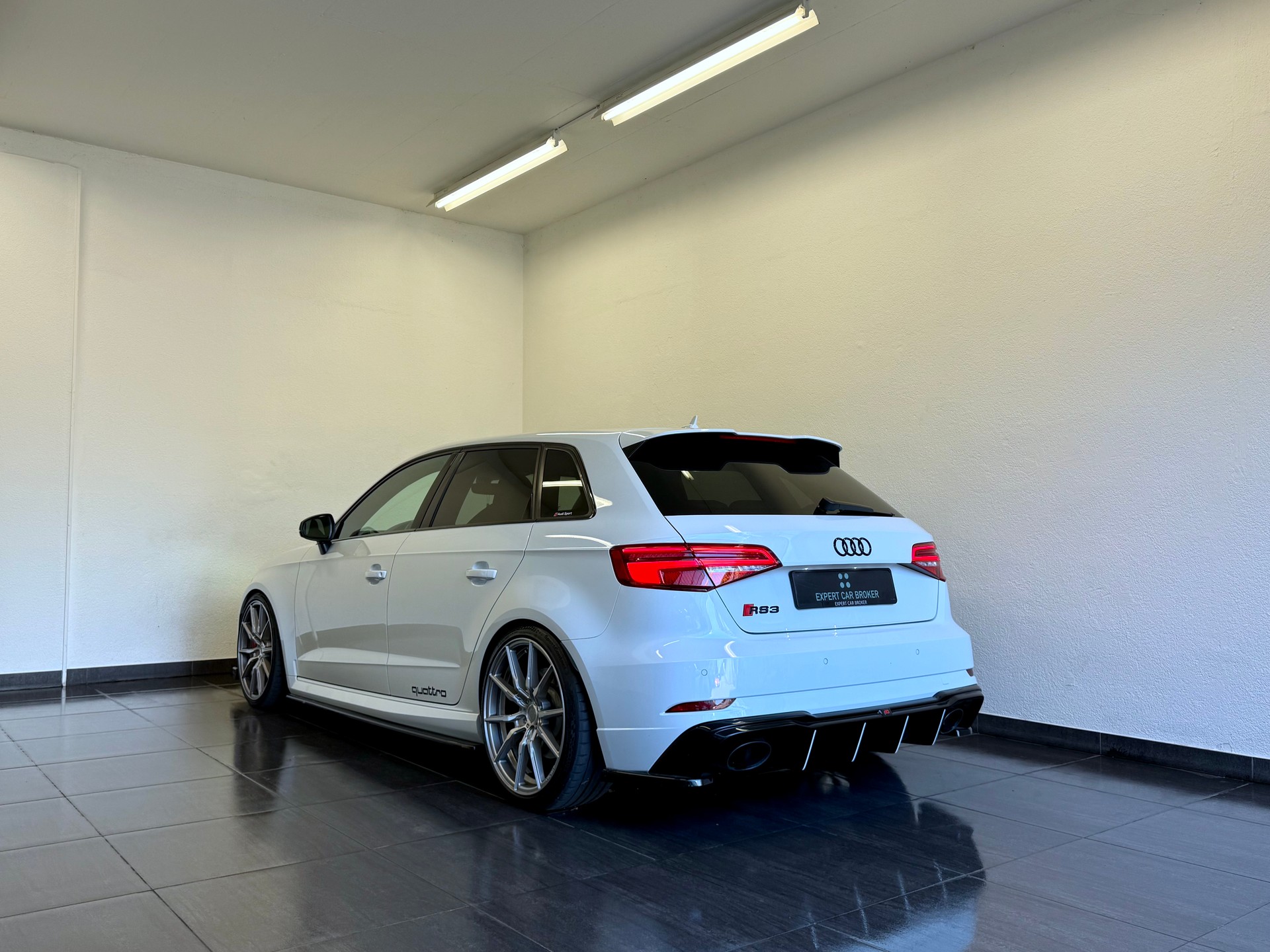 AUDI RS3 Sportback 2.5 TSI quattro S-tronic-image-7
