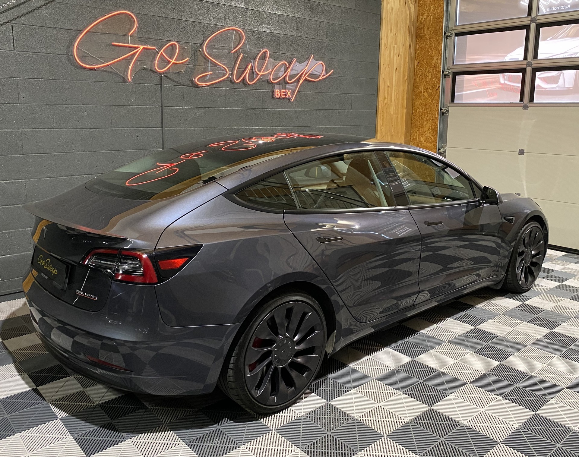 TESLA Model 3 Performance Dual Motor AWD-image-3