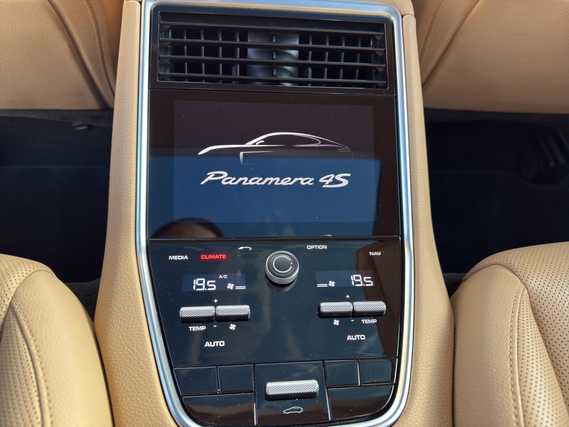 PORSCHE Panamera 4S PDK-image-10