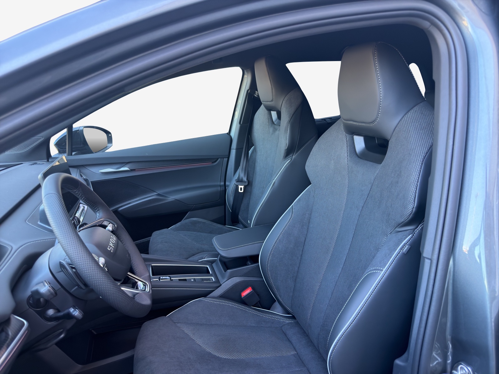SKODA Elroq Sportline 85 4x4-image-7