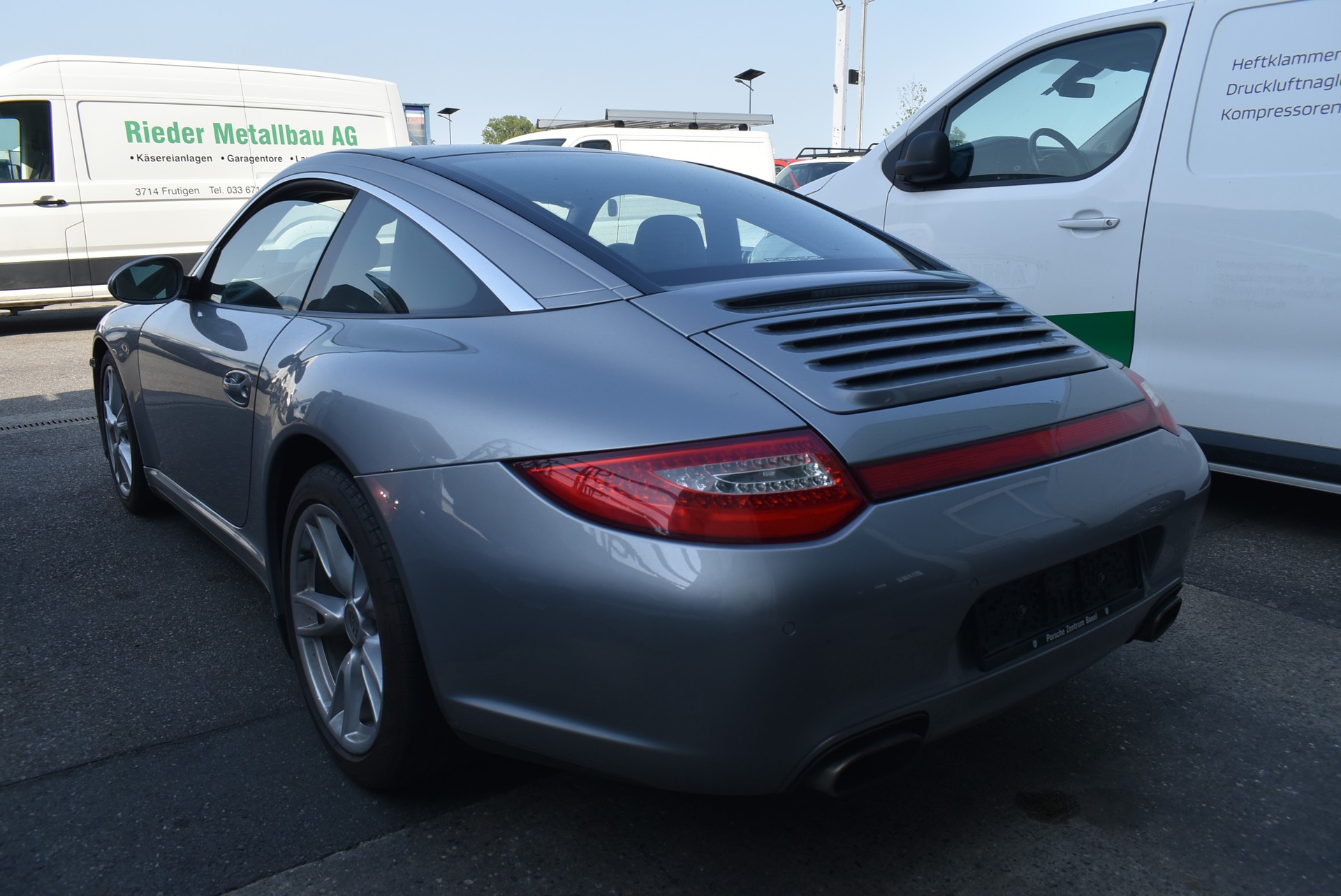 PORSCHE 911 Targa 4-image-9