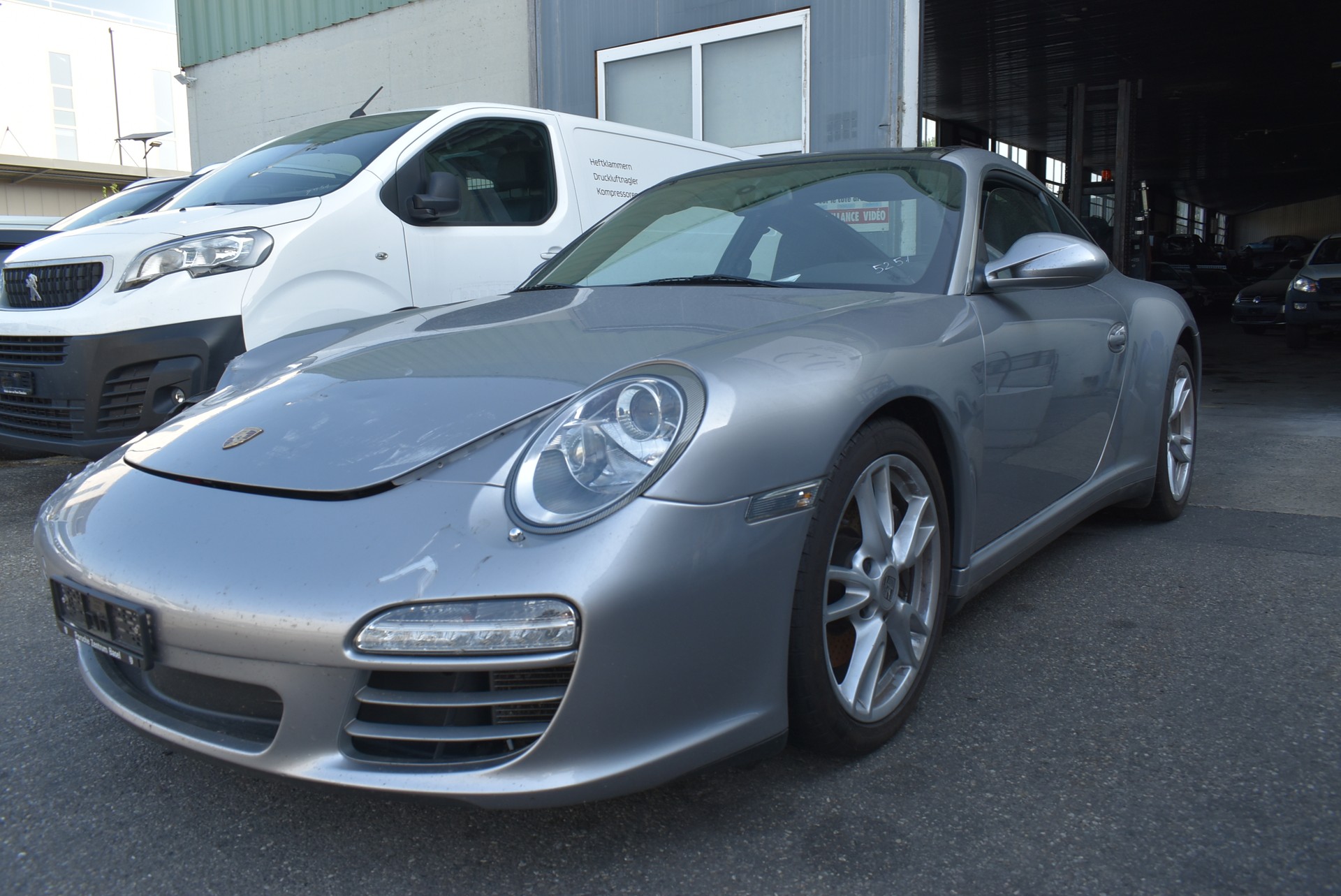 PORSCHE 911 Targa 4-image-4
