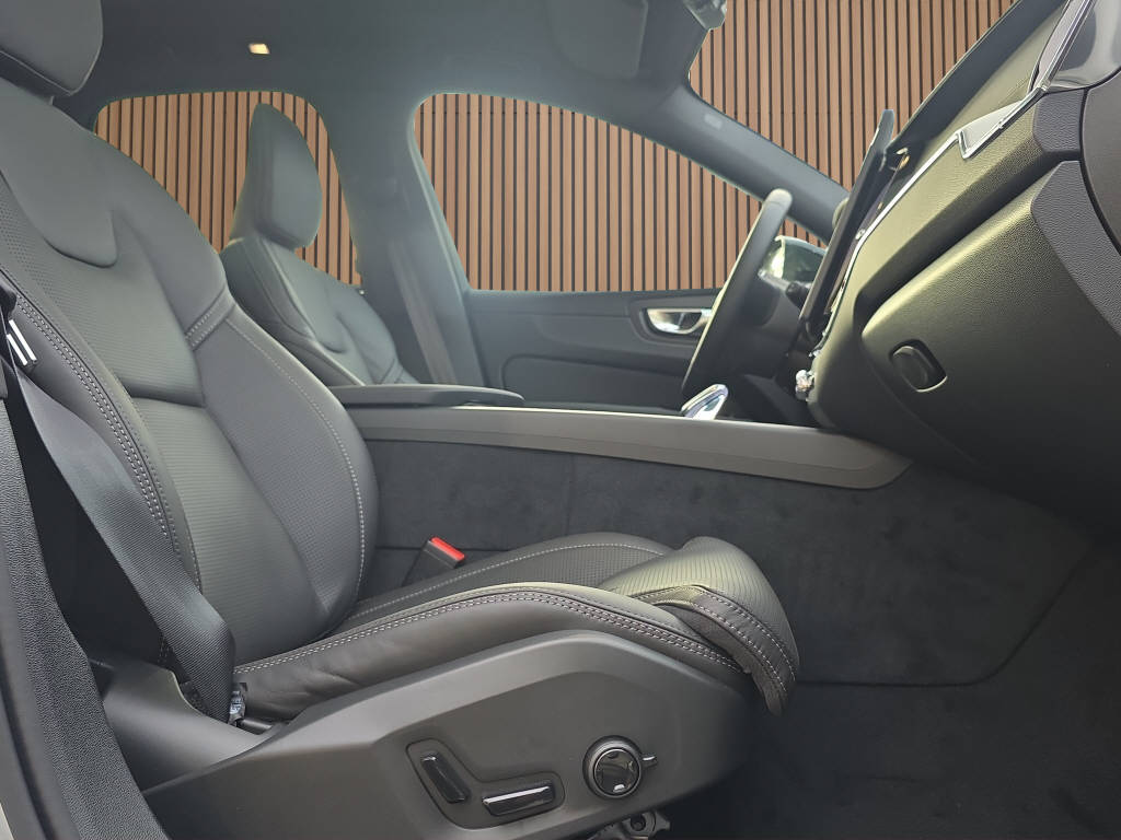 VOLVO XC60 2.0 T8 TE Black Edition eAWD-image-9