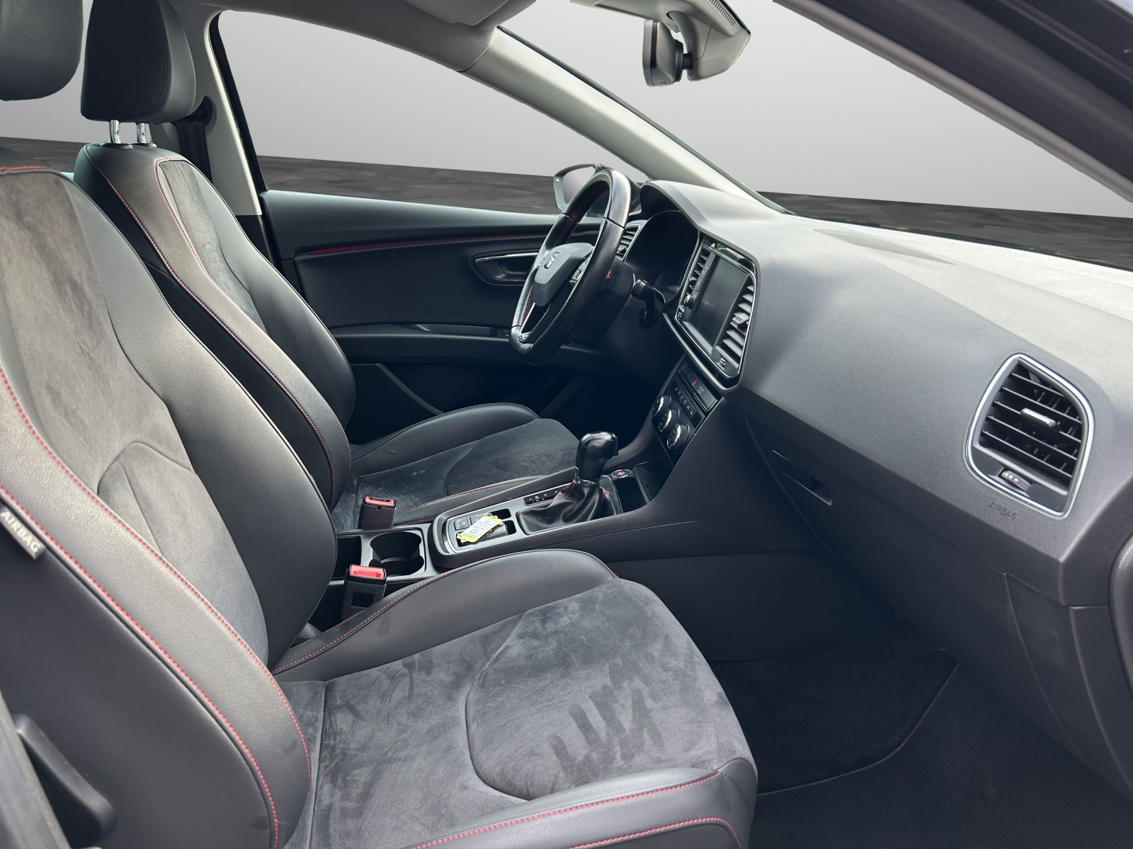 SEAT Leon ST 2.0 TDI CR FR Line 4Drive DSG-image-10