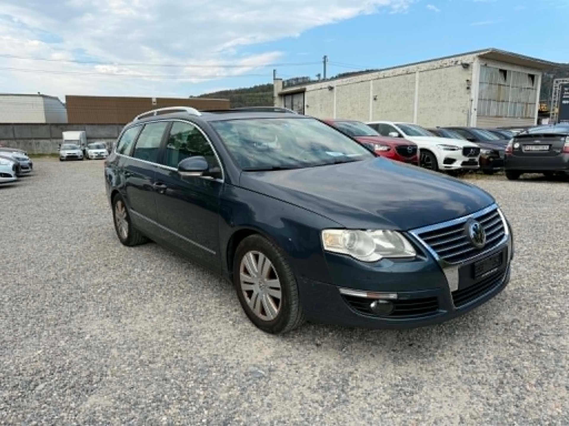 VW Passat Variant 2.0 TDI Sportline 4Motion-image-12