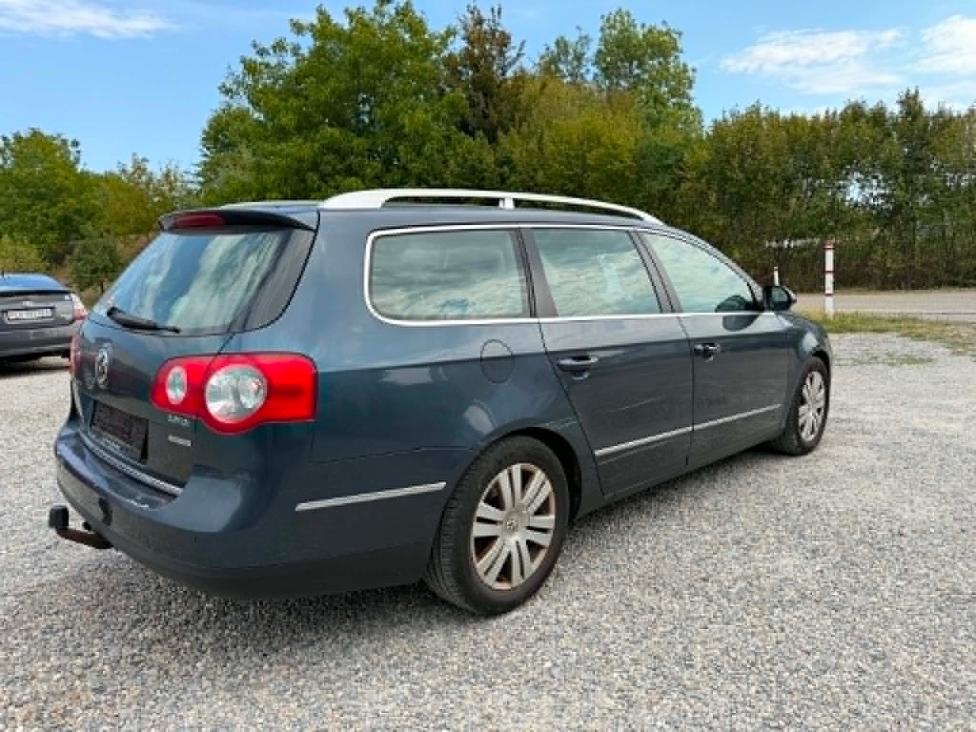 VW Passat Variant 2.0 TDI Sportline 4Motion-image-6