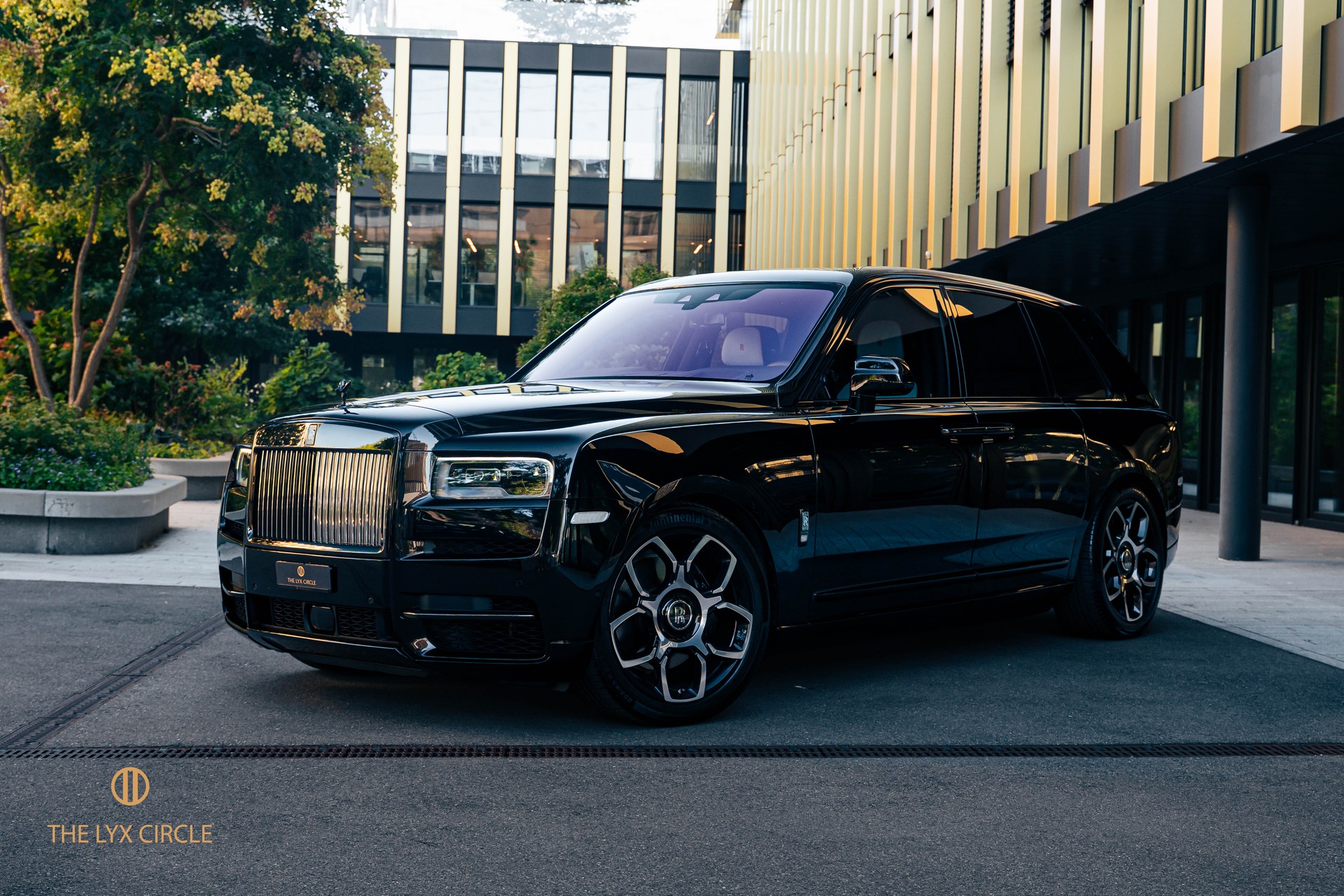 ROLLS-ROYCE Cullinan 6.7 V12 Black Badge-image-0