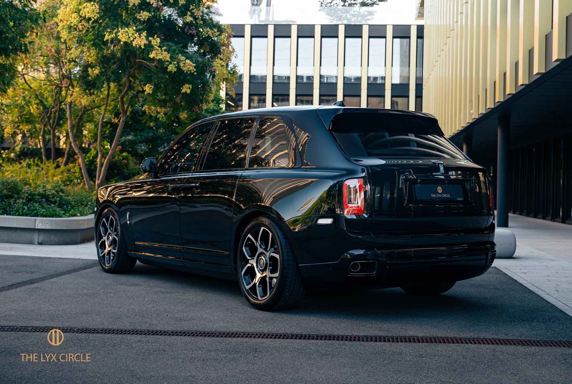 ROLLS-ROYCE Cullinan 6.7 V12 Black Badge-image-3