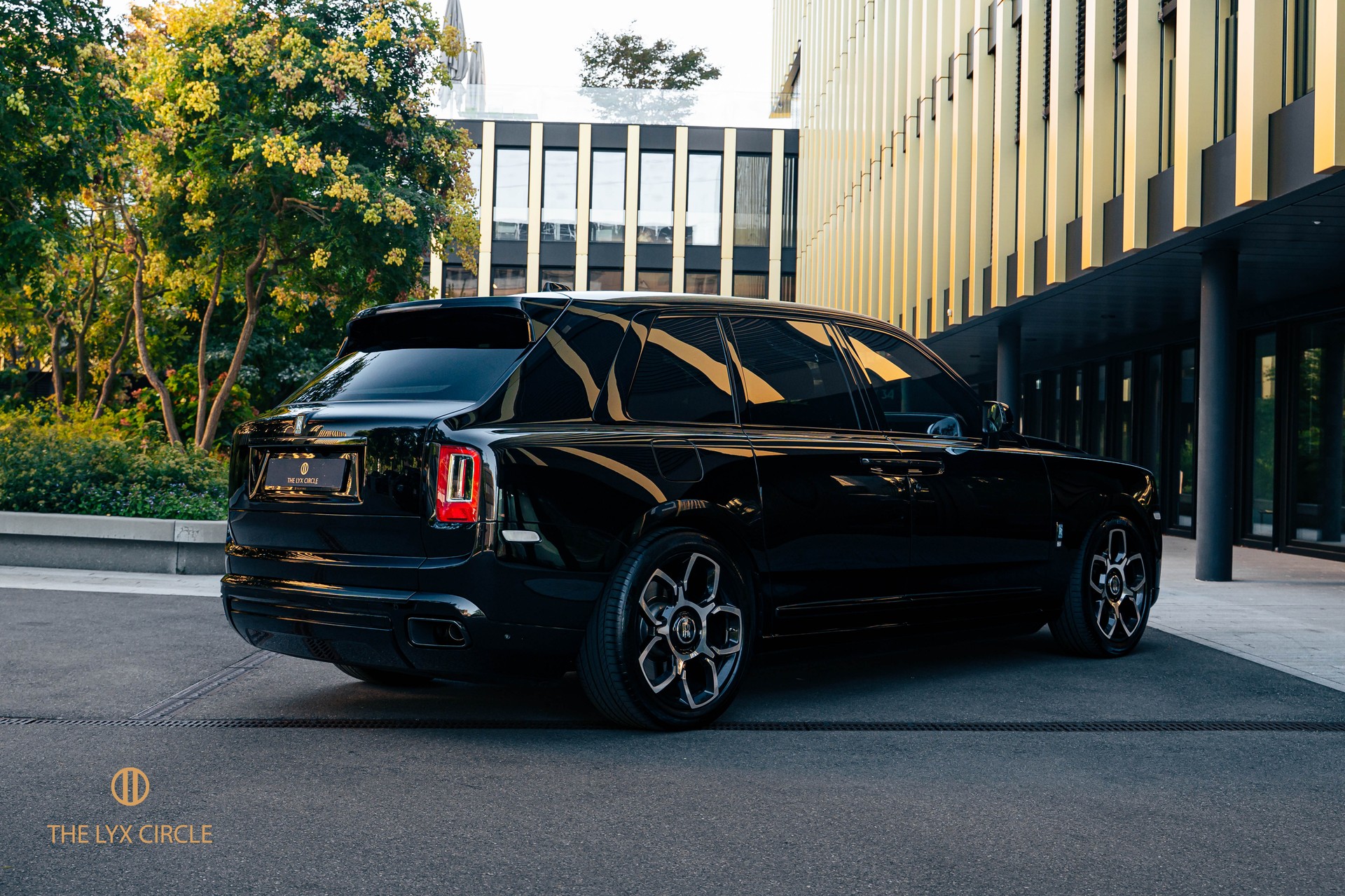 ROLLS-ROYCE Cullinan 6.7 V12 Black Badge-image-5