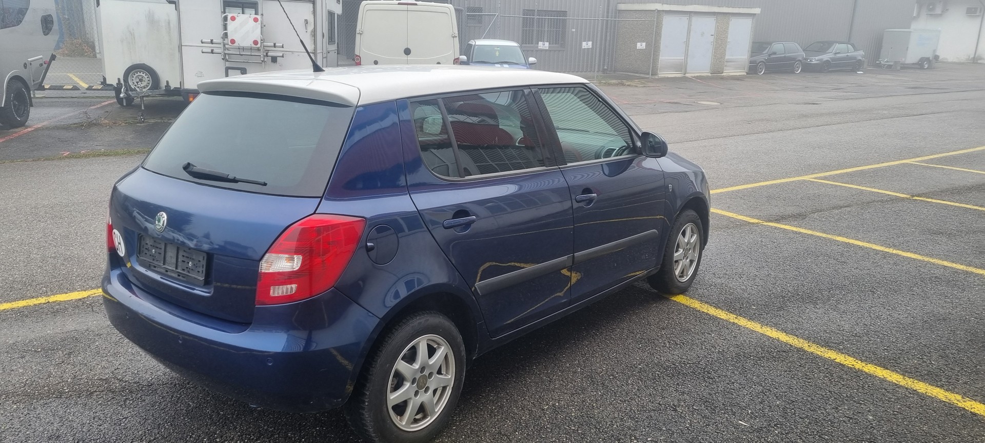 SKODA Fabia 1.6 Ambiente-image-4
