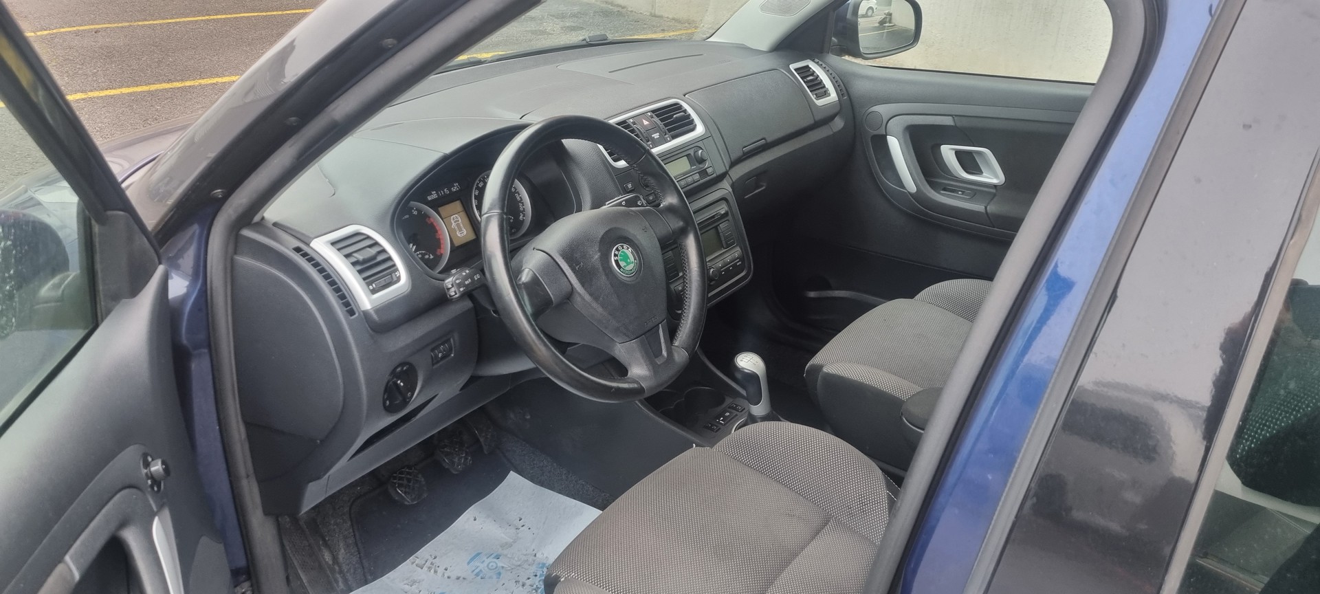 SKODA Fabia 1.6 Ambiente-image-10