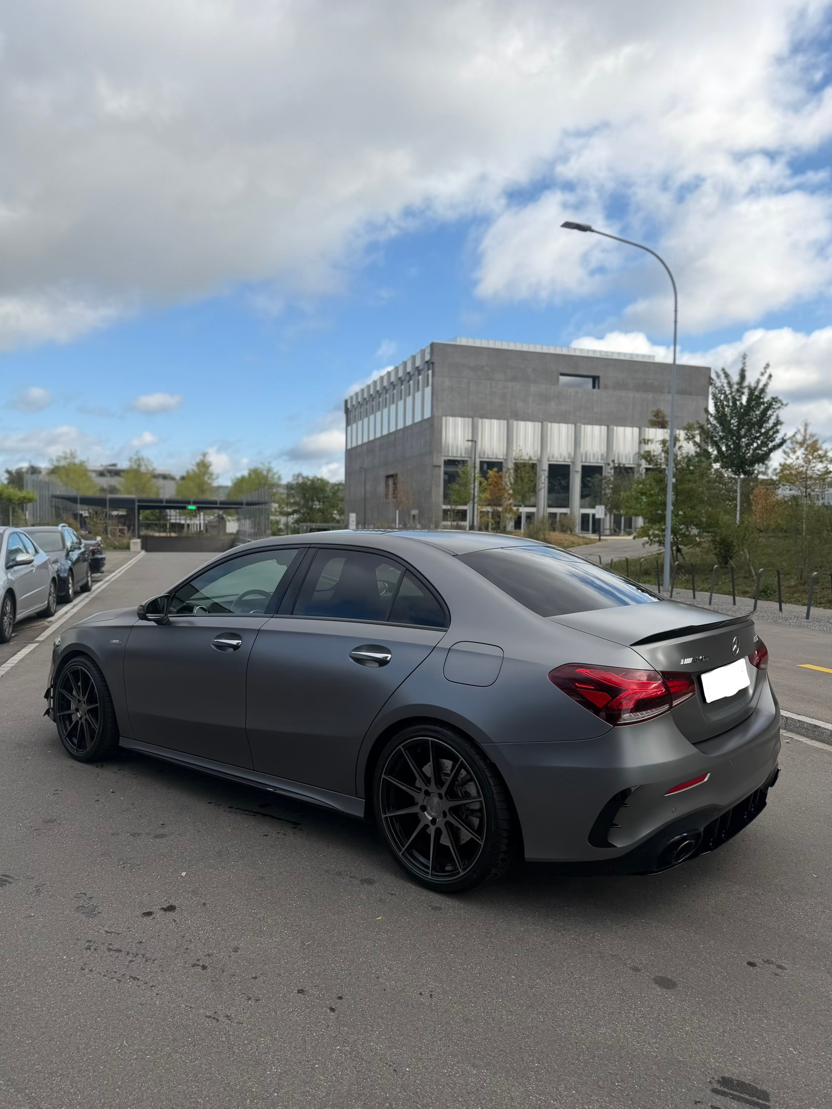 MERCEDES-BENZ A 35 AMG 4matic-image-3