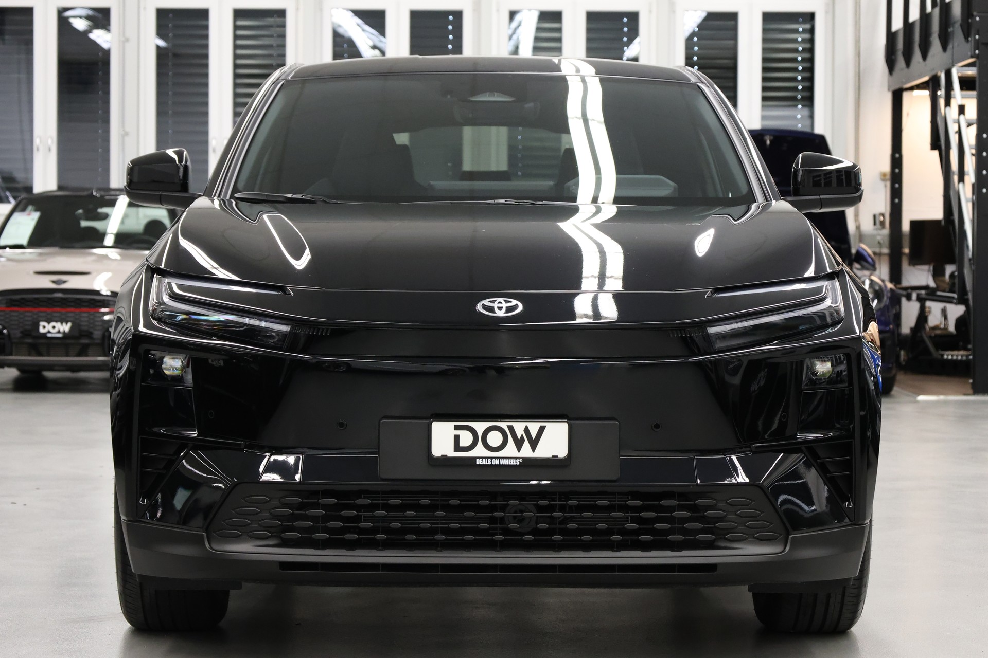 TOYOTA C-HR+ Style ICON FWD-showroom-element-3