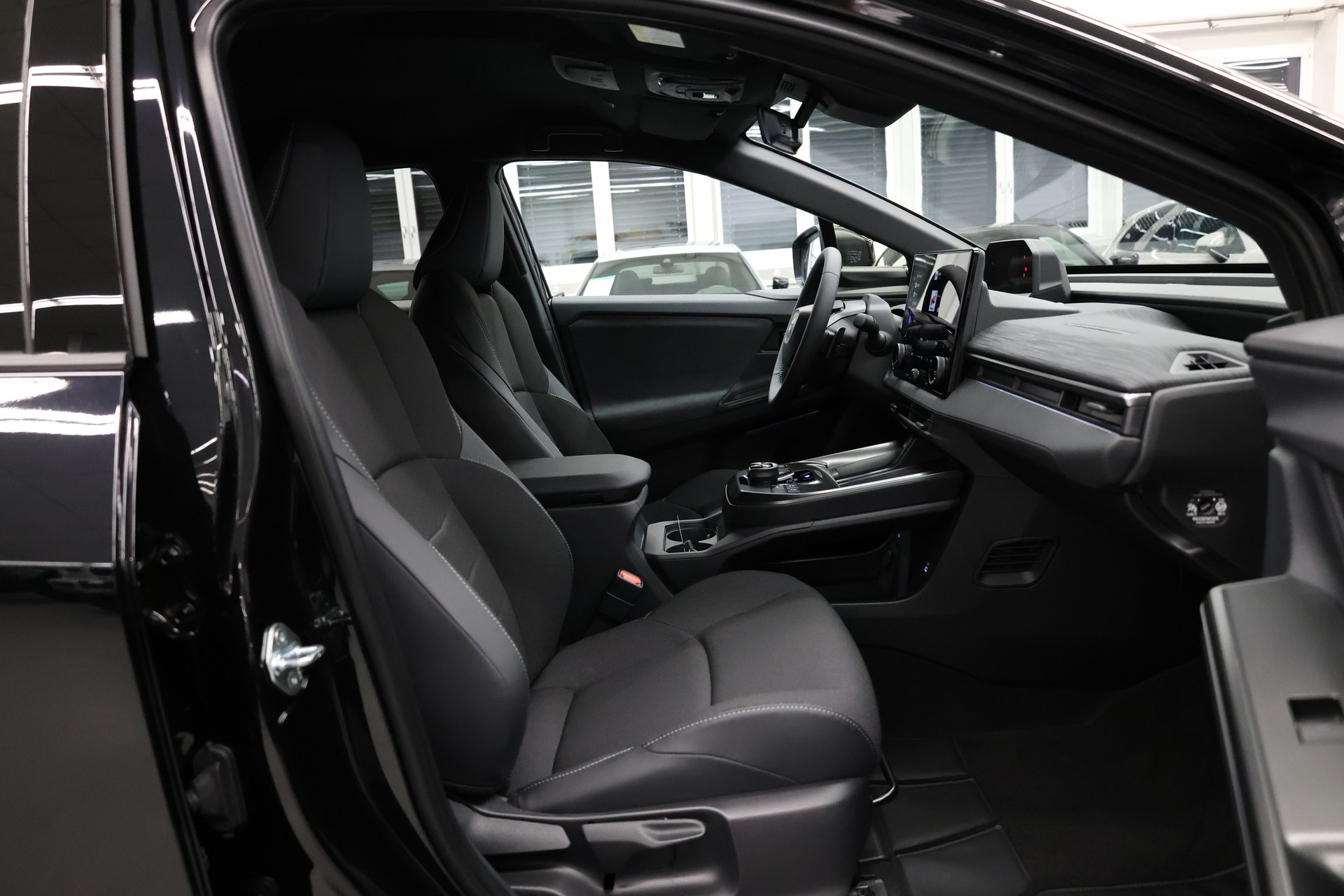 TOYOTA C-HR+ Style ICON FWD-image-20