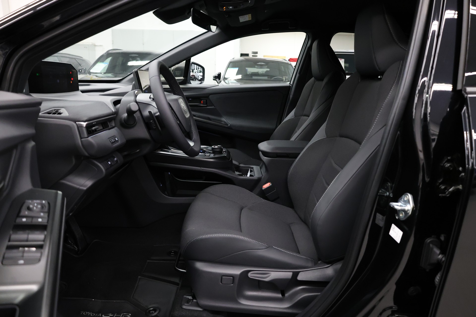 TOYOTA C-HR+ Style ICON FWD-image-19