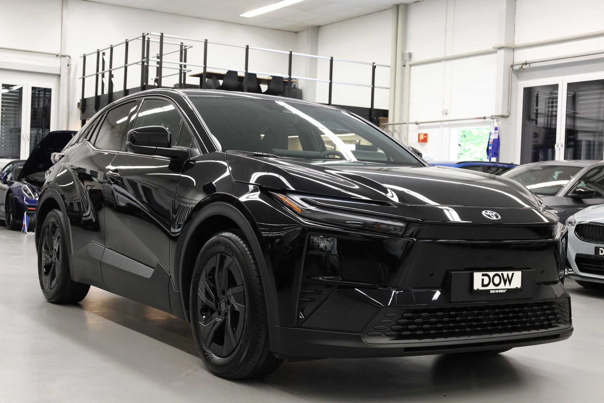 TOYOTA C-HR+ Style ICON FWD-showroom-element-1